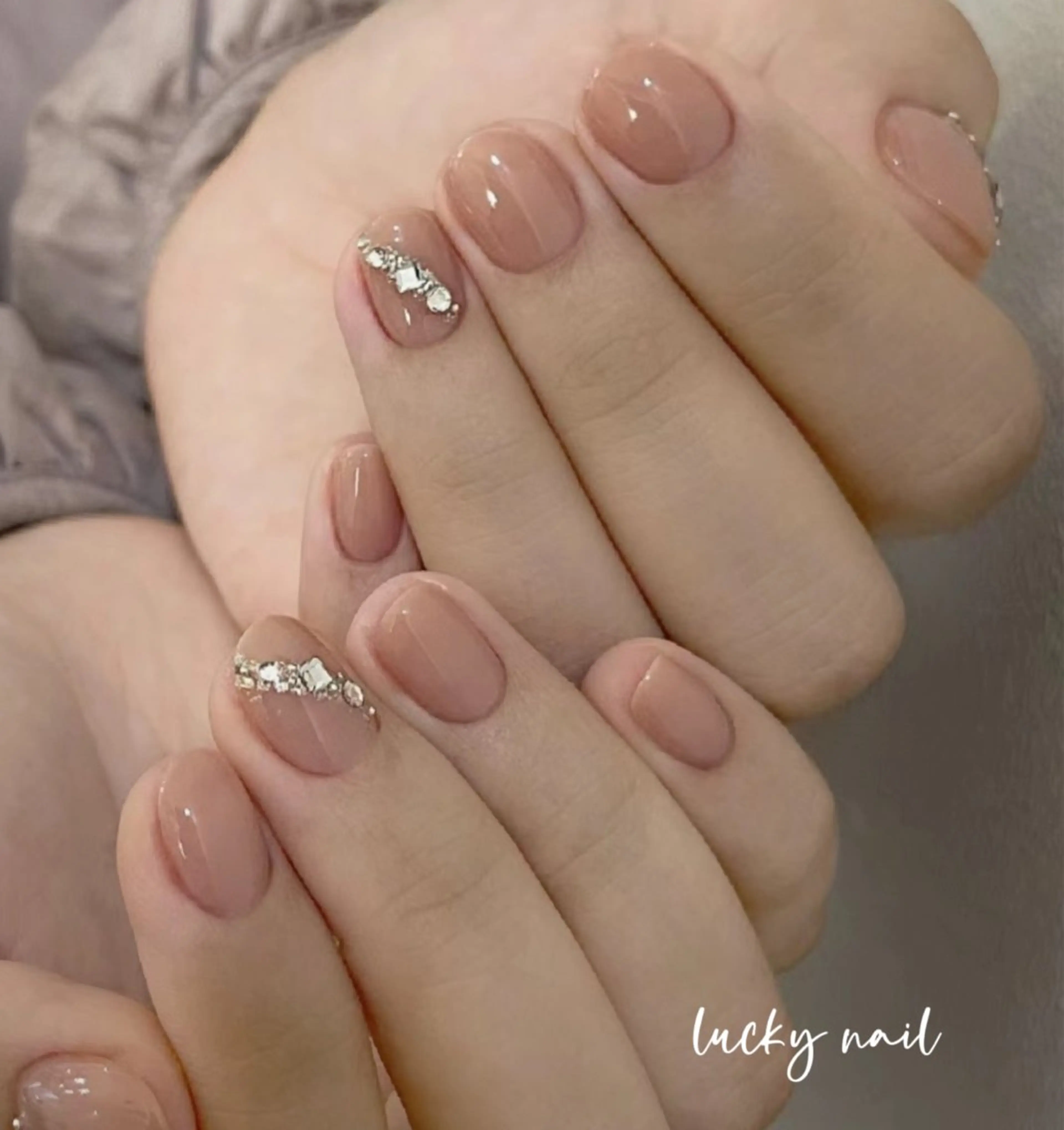 ネイル チークネイル 長さ出し ジェルネイル マグネットネイル 持ち込み ハンドネイル ハンドケア Lucky nail 小林和希のネイルデザイン