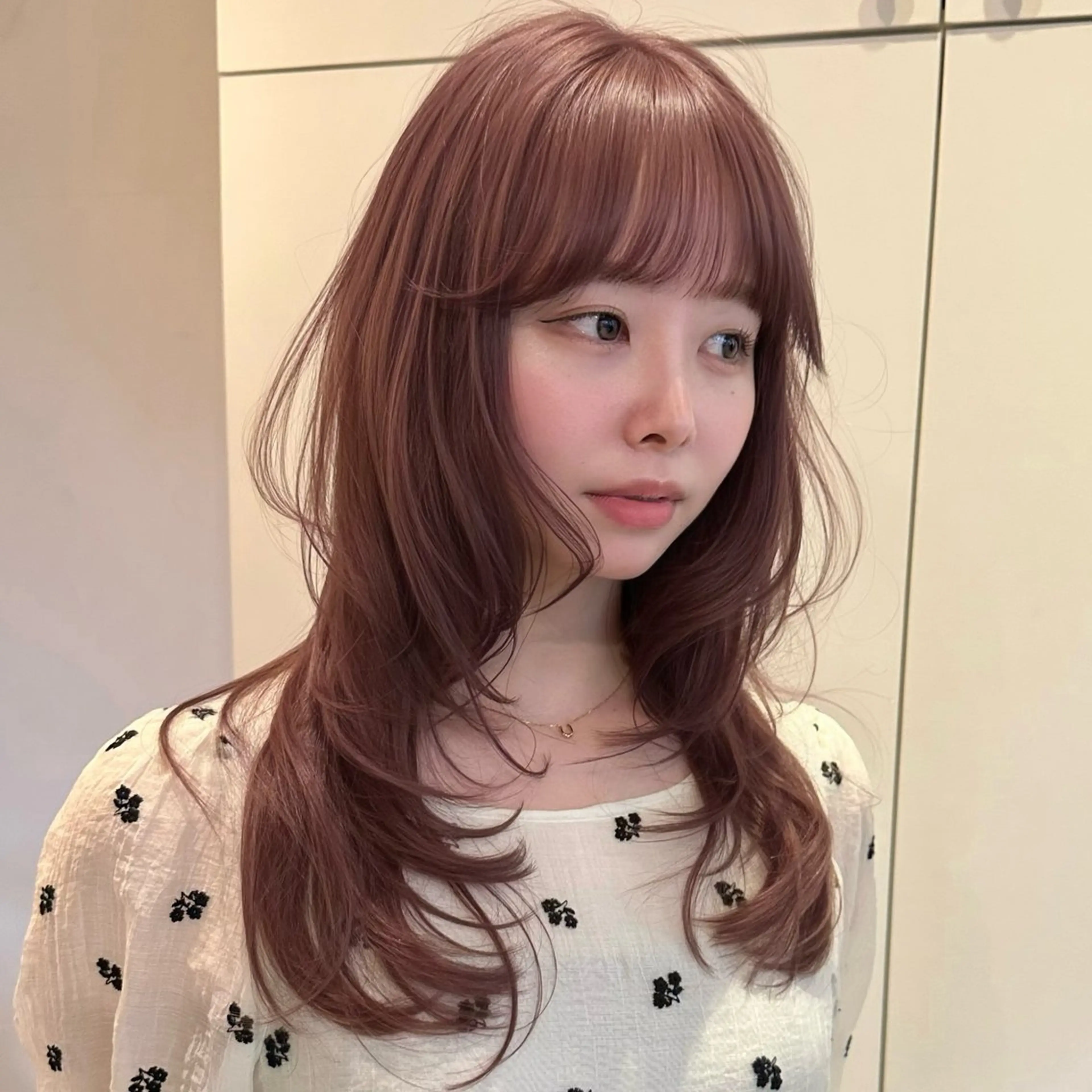 セミロング カット ヘアカラー 🌹ハッシュカット、 レイヤー韓国ヘア🌹のヘアスタイル