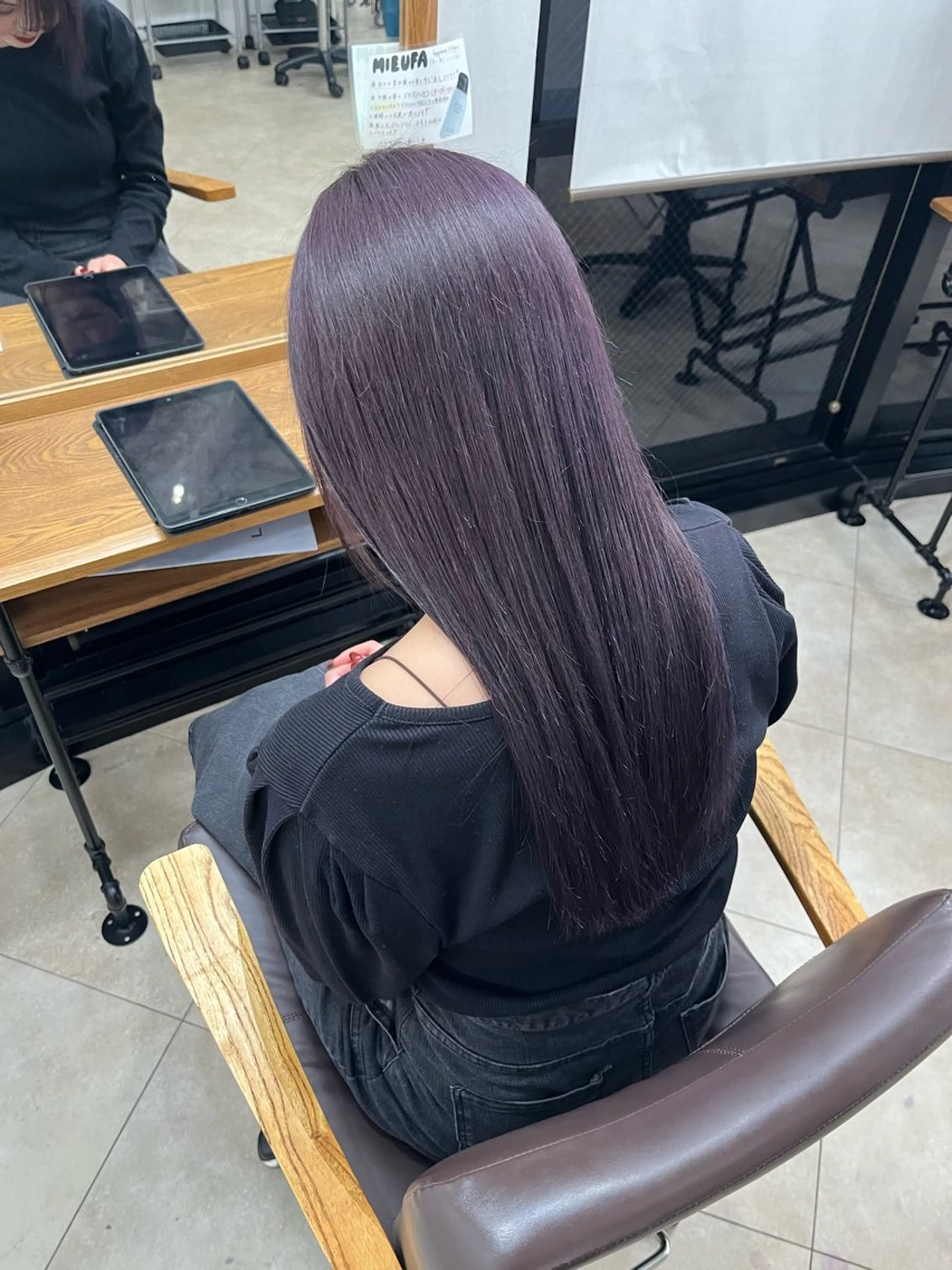 ロング ヘアカラー _WHITE 佐伯 碧のヘアスタイル