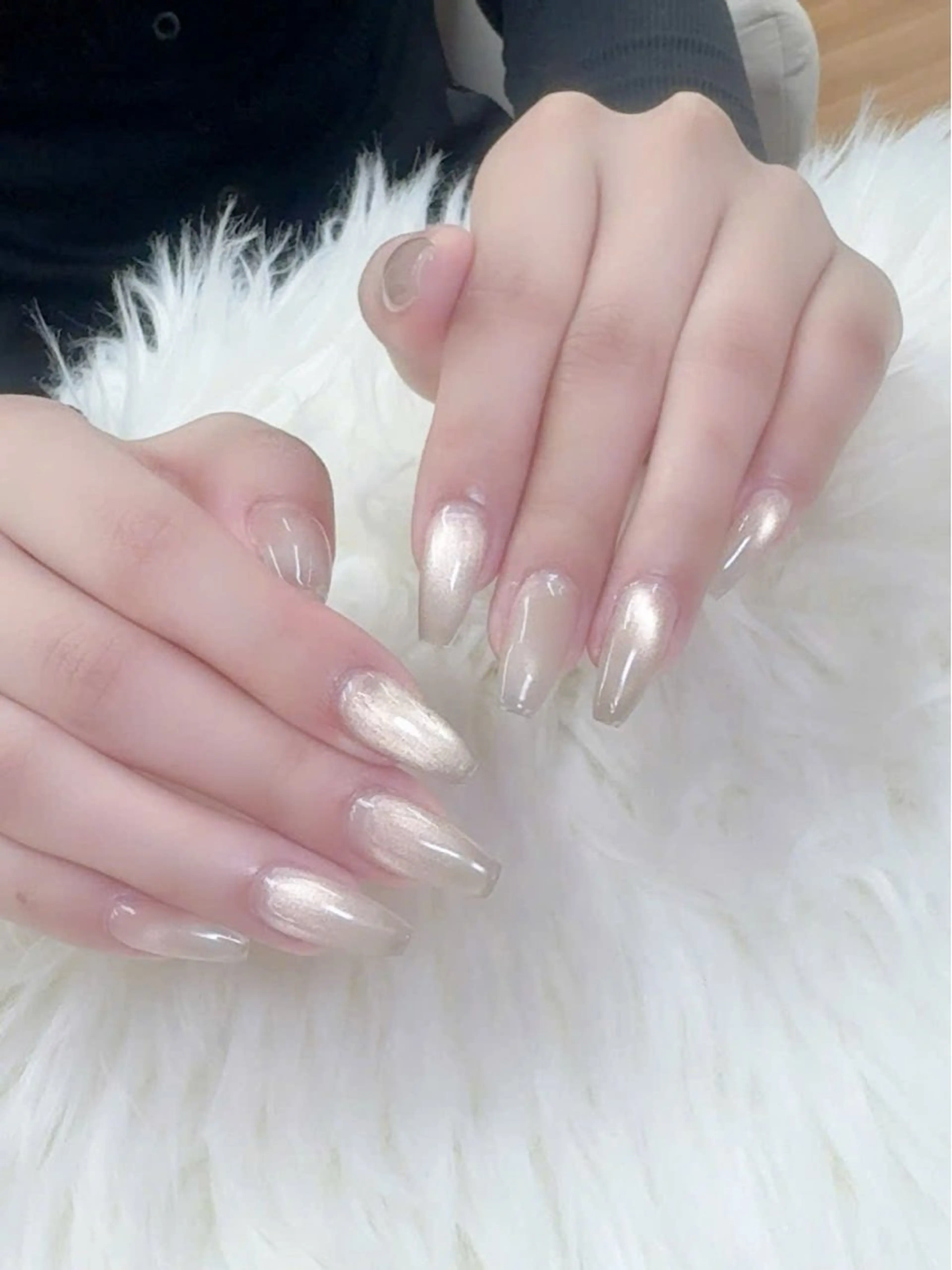 ネイル フレンチネイル グラデーション キラキラネイル 韓国ネイル マグネットネイル ハンドネイル Hara Nail 【パラジェル使用】のネイルデザイン