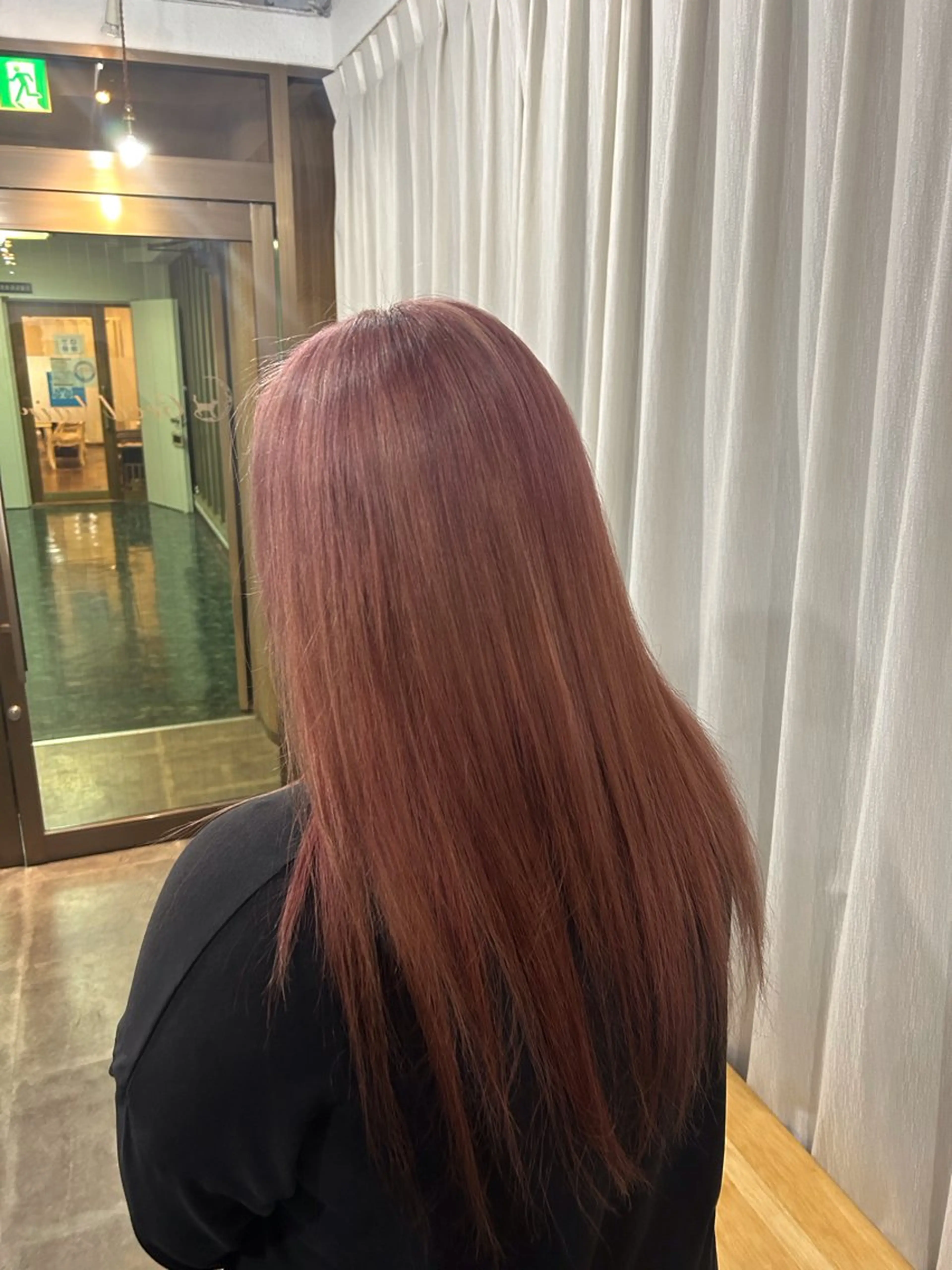 ロング カラー ベージュカラー ピンクカラー ピンクベージュ Cecil hair なんば店のヘアスタイル