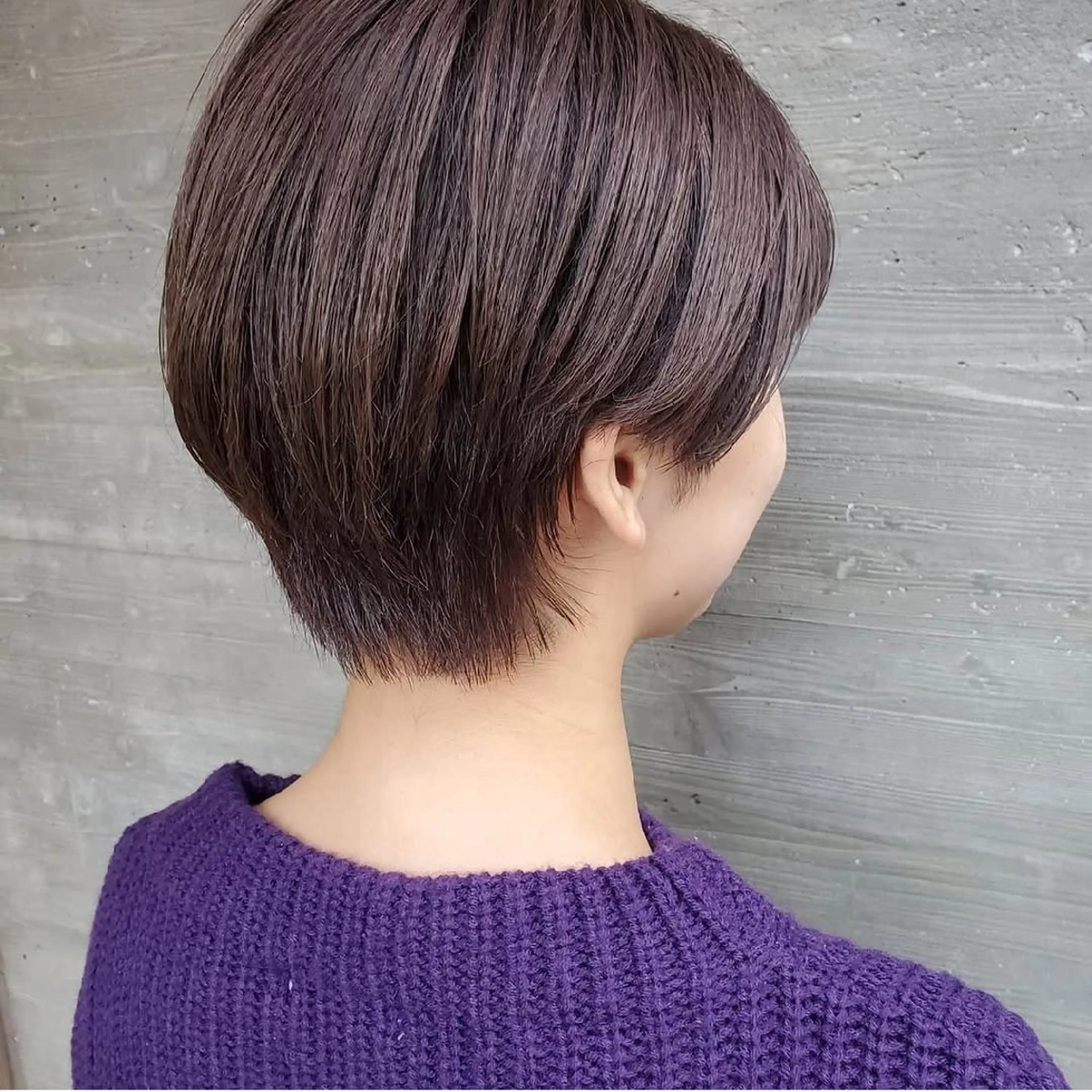 ショート カラー 谷 結奈のヘアスタイル