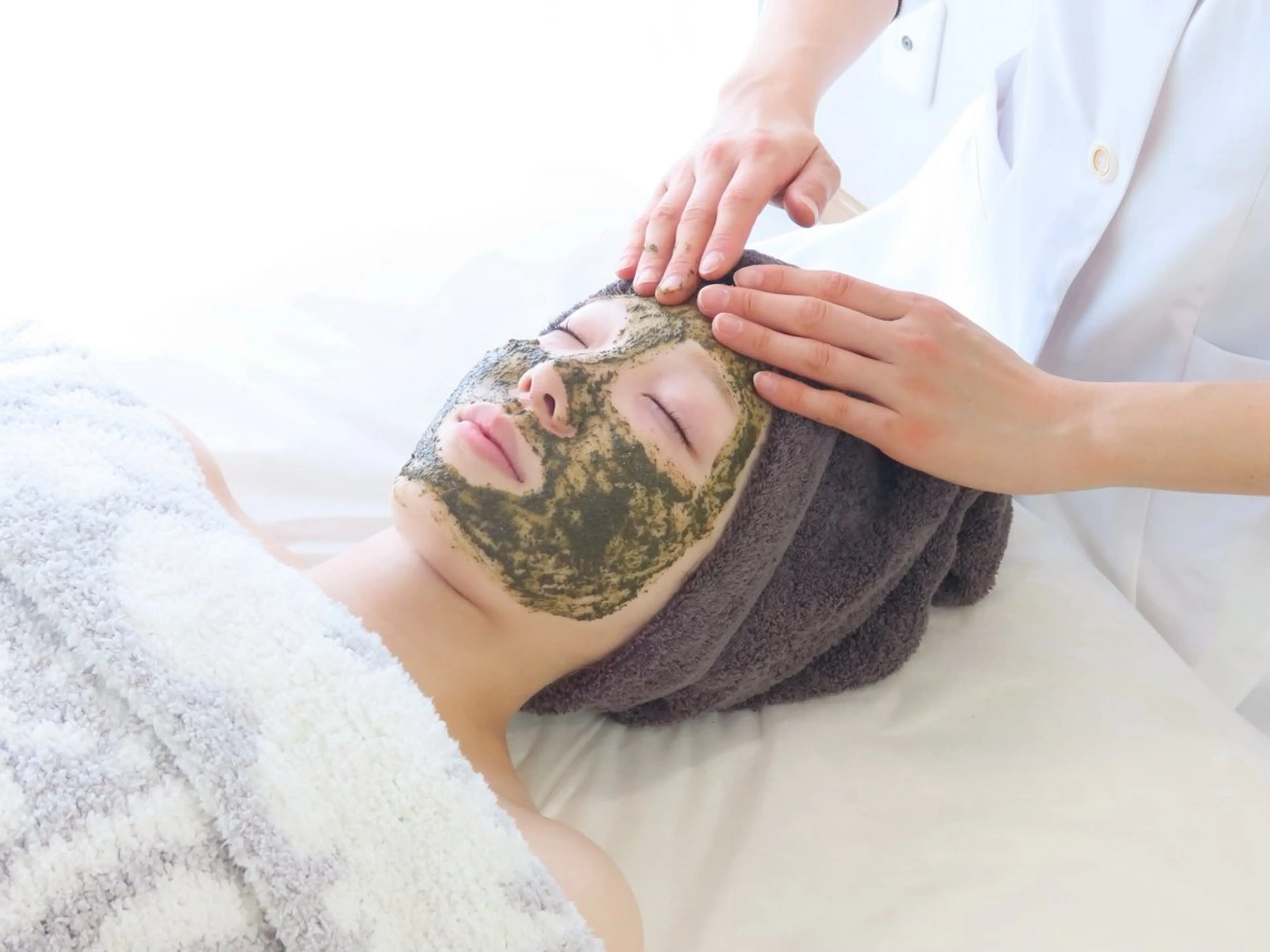 エステ ハーブピーリング 専門サロンReviaのエステ・リラクイメージ