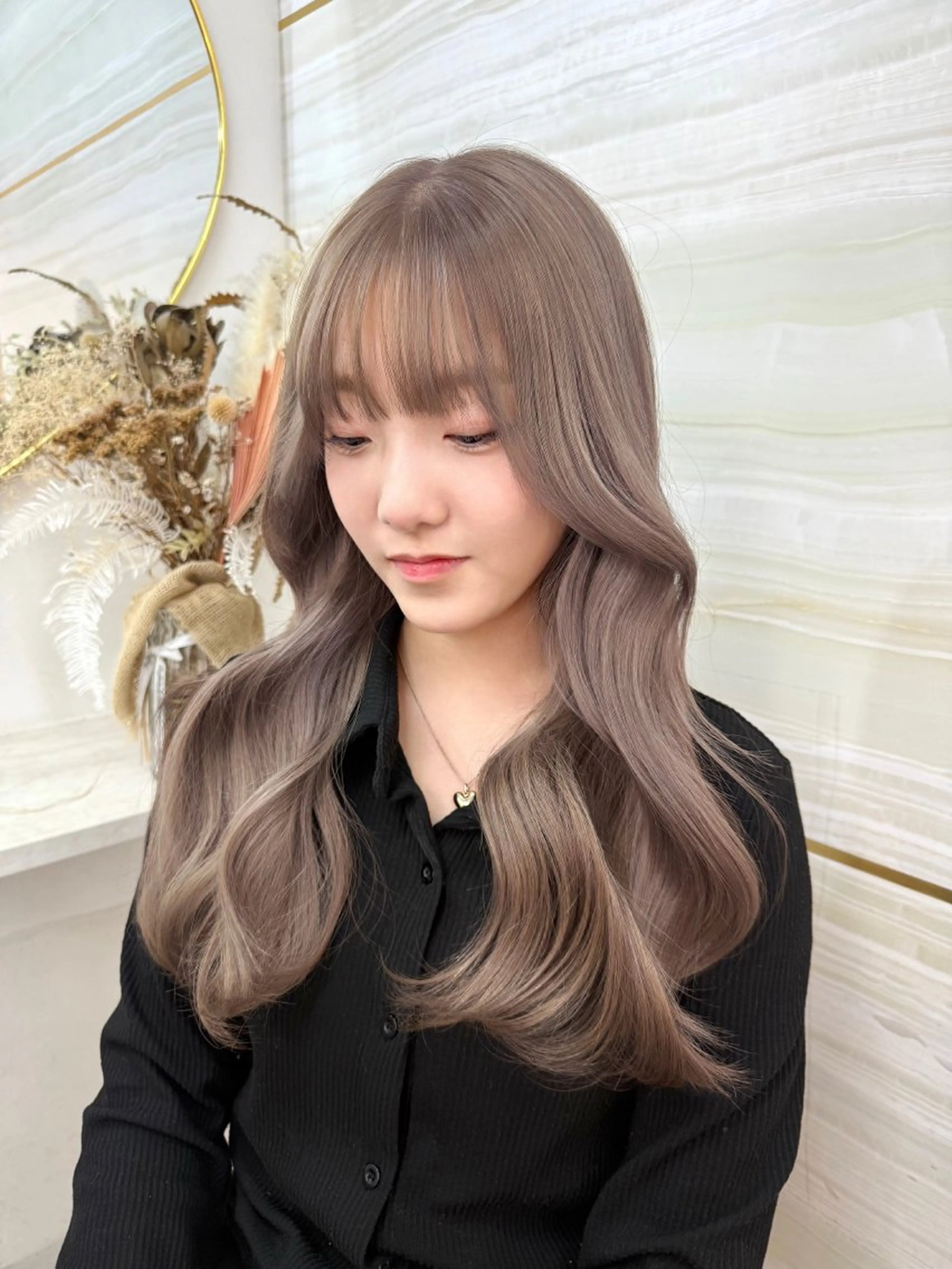 セミロング カラー パーマ ヘアアレンジ カット ヘアカラー トリートメント 🌱巴結生🌿大宮 ☁️ミルクティーのヘアスタイル