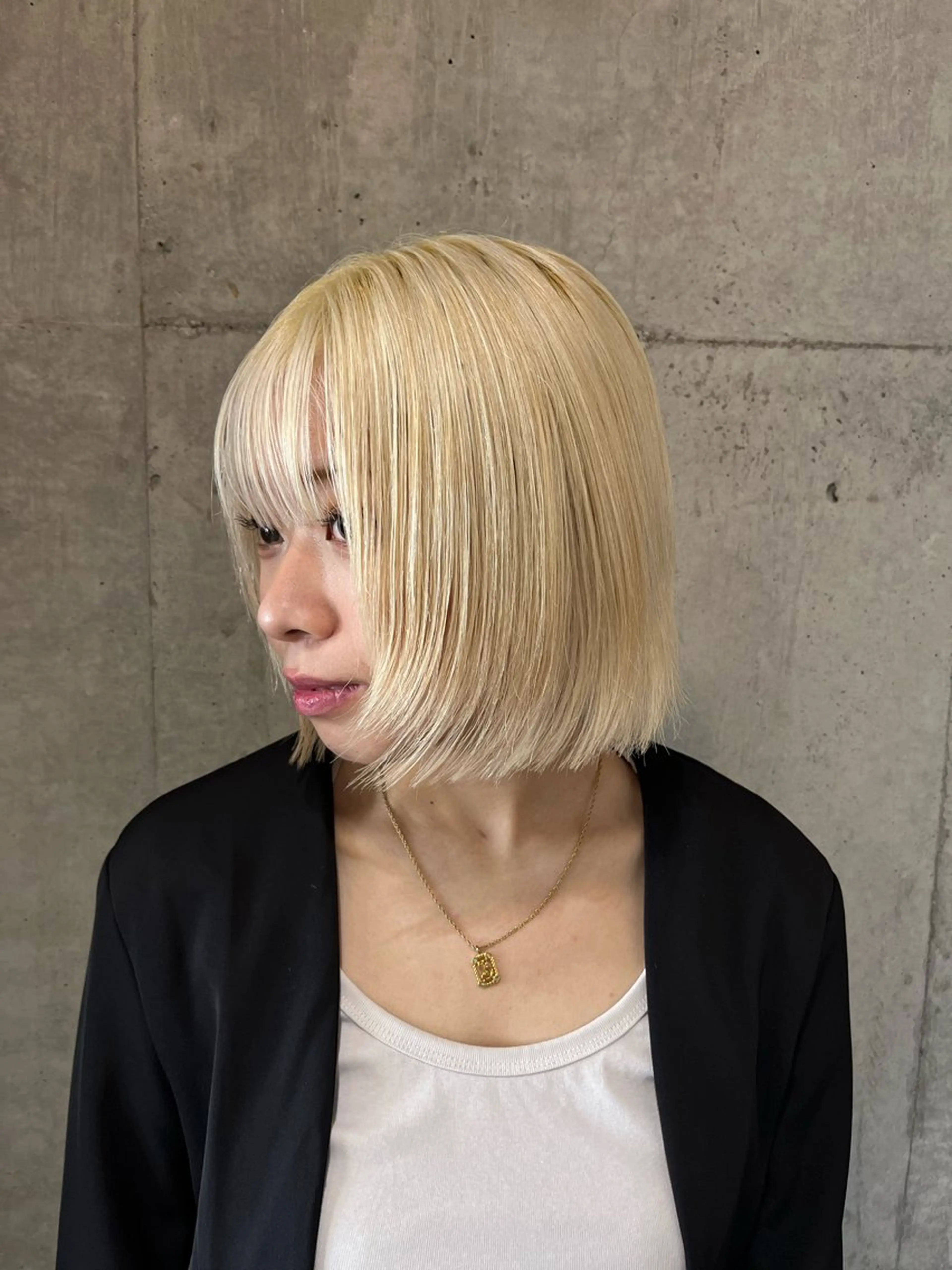 ショート カラー 抜きっぱなしブロンド ブロンド ヘアカラー 韓国ボブ/ハッシュ カットKIRAのヘアスタイル