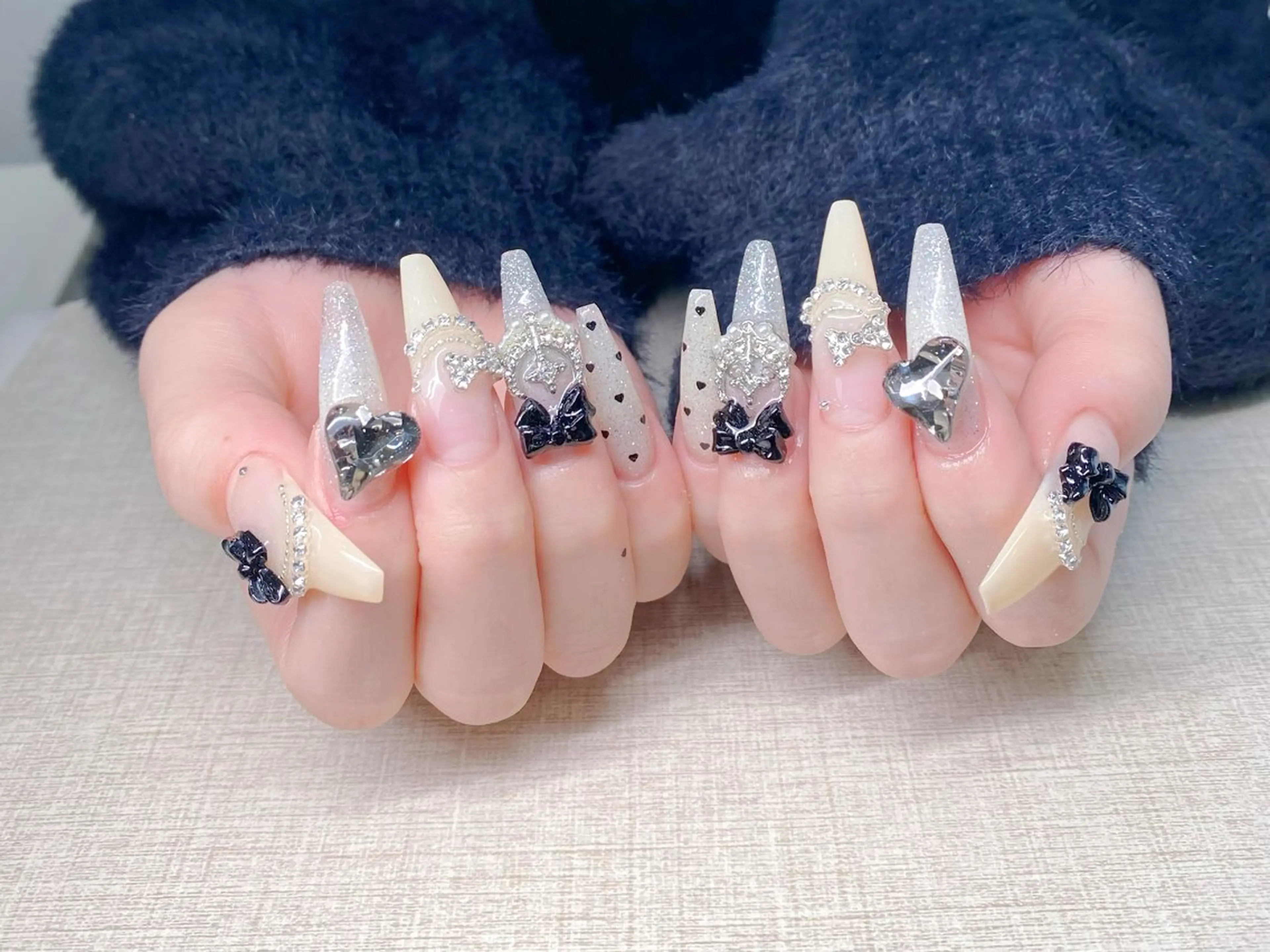 ネイル オーロラネイル ブルー チークネイル フットネイル フレンチネイル ハンドネイル チップ長さ出し 専門店のネイルデザイン