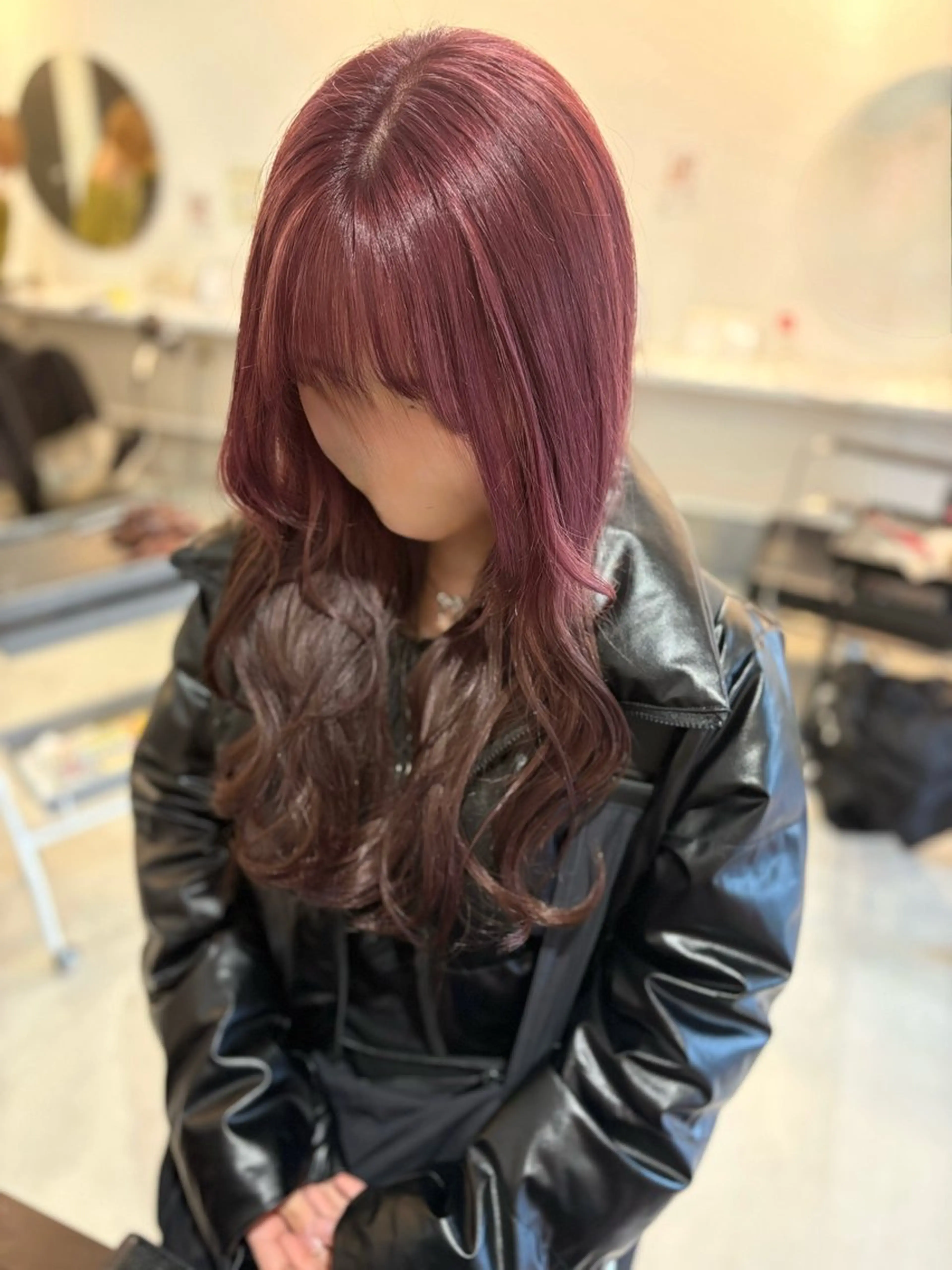 ロング まろやかなベージュ 小池春樹のヘアスタイル