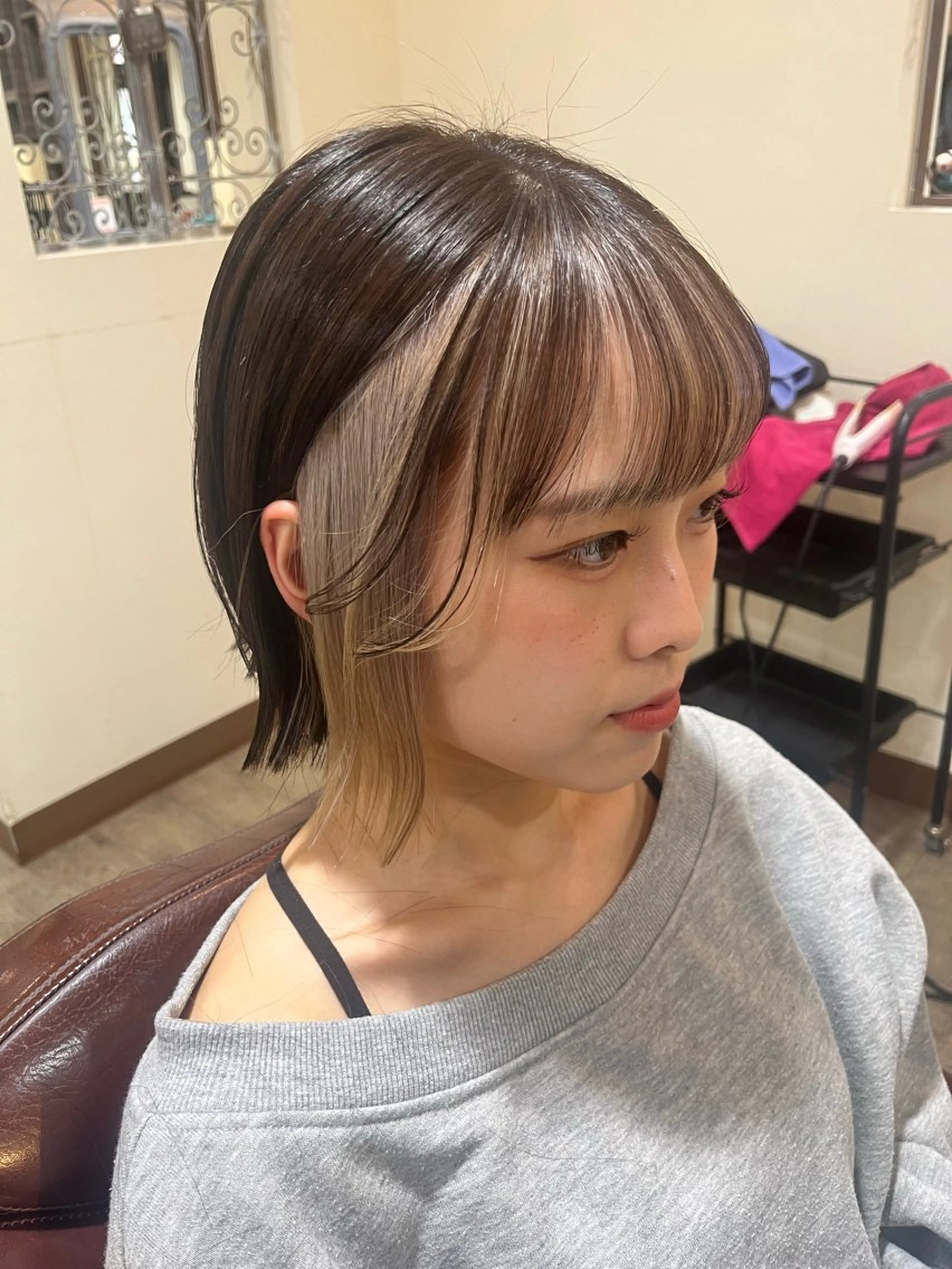 ミディアム カラー 透明感カラー インナーカラー くびれヘア 顔周りカット 韓国風ヘア 💫レイヤーカット✨ 透明感カラー工藤雄大のヘアスタイル
