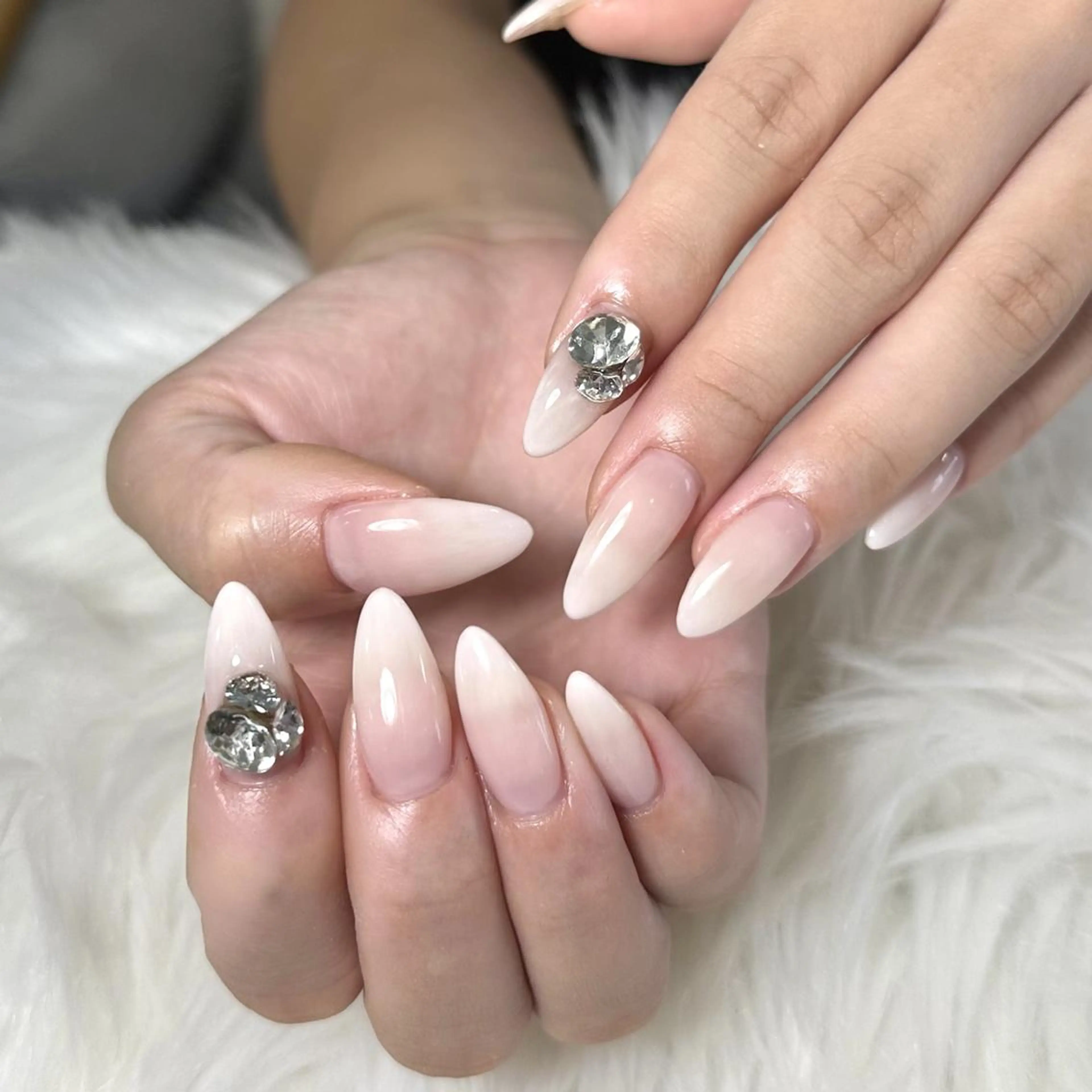 ネイル Azusa🩵 ネイル💅🏻南森町のネイルデザイン