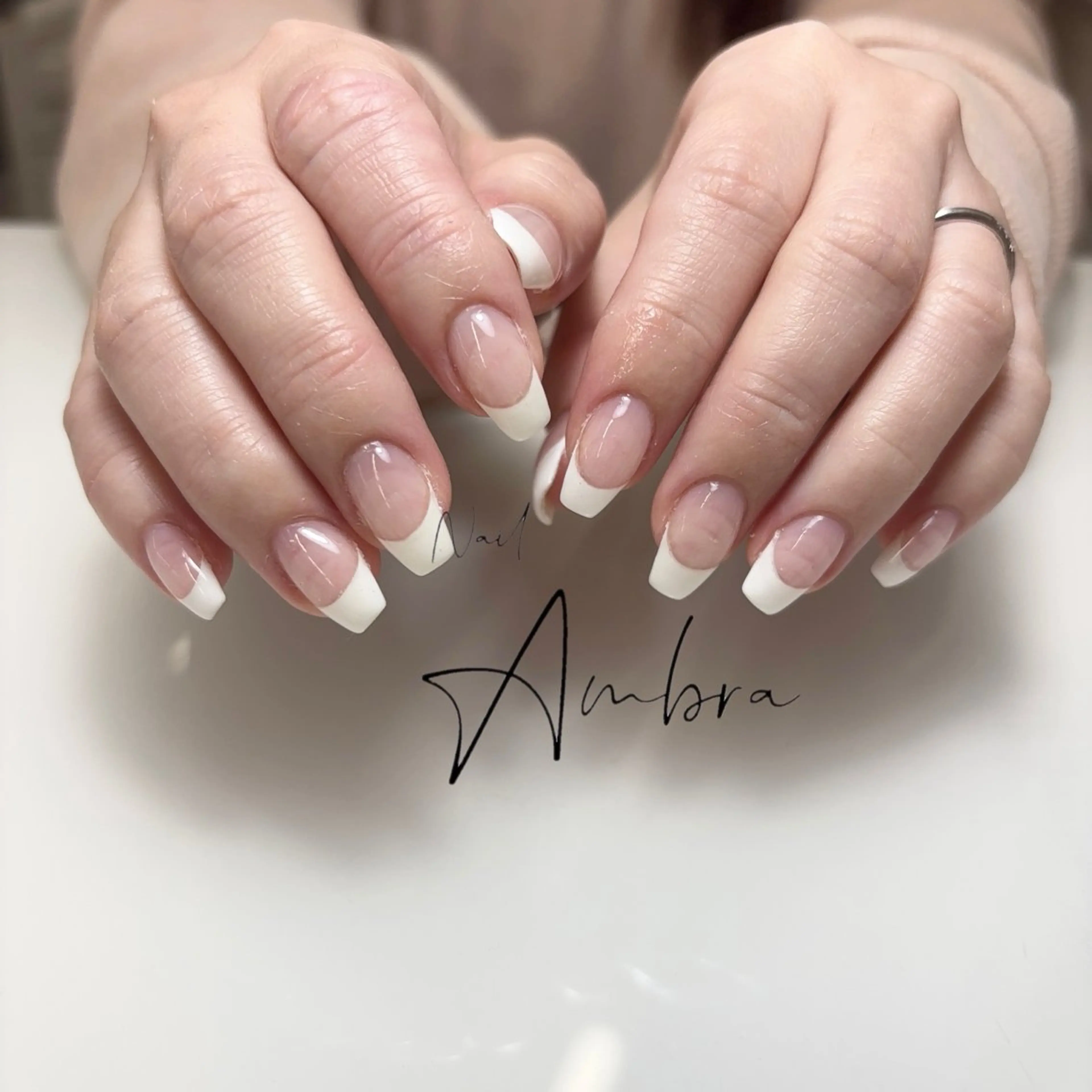 ネイル フレンチネイル ハンドネイル Nail Ambra 天王寺店所属・Nail Ambra 小山のネイルデザイン