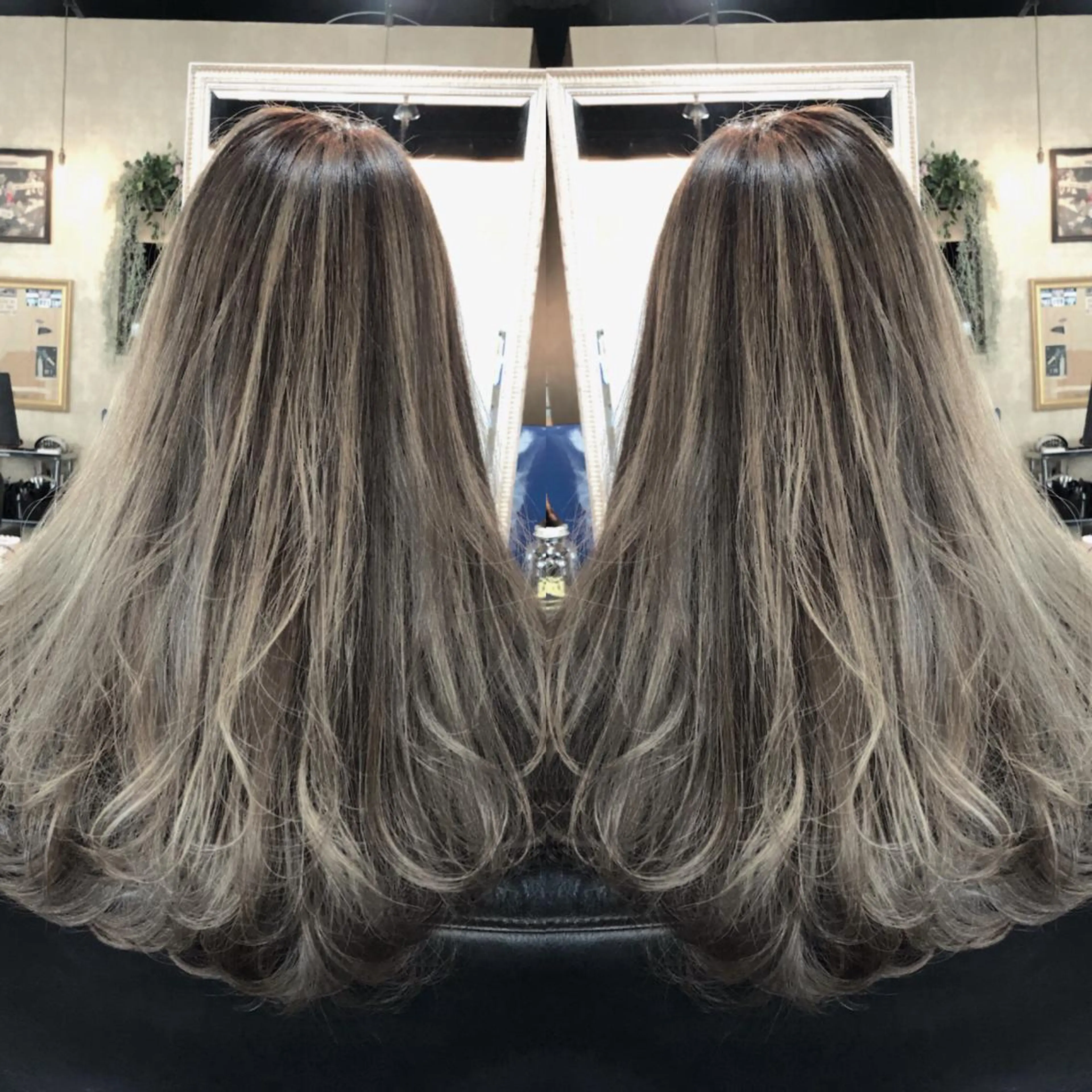 ロング カラー グラデーションカラー ハイライトカラー ハイライト 吉本 yoshimotoのヘアスタイル