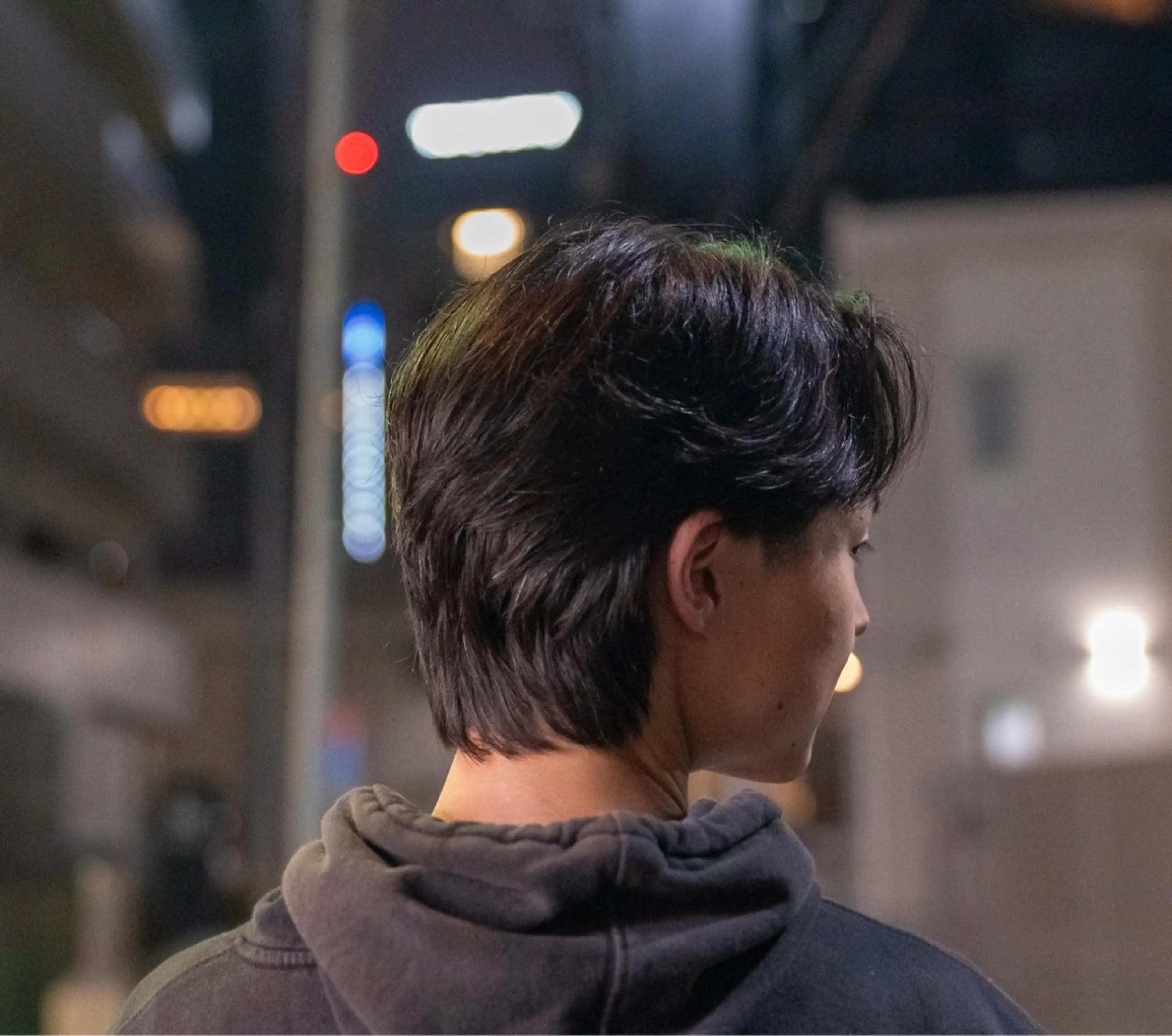 ミディアム カラー パーマ メンズ センターパート 🔗メンズサロン🔗 Kieのヘアスタイル