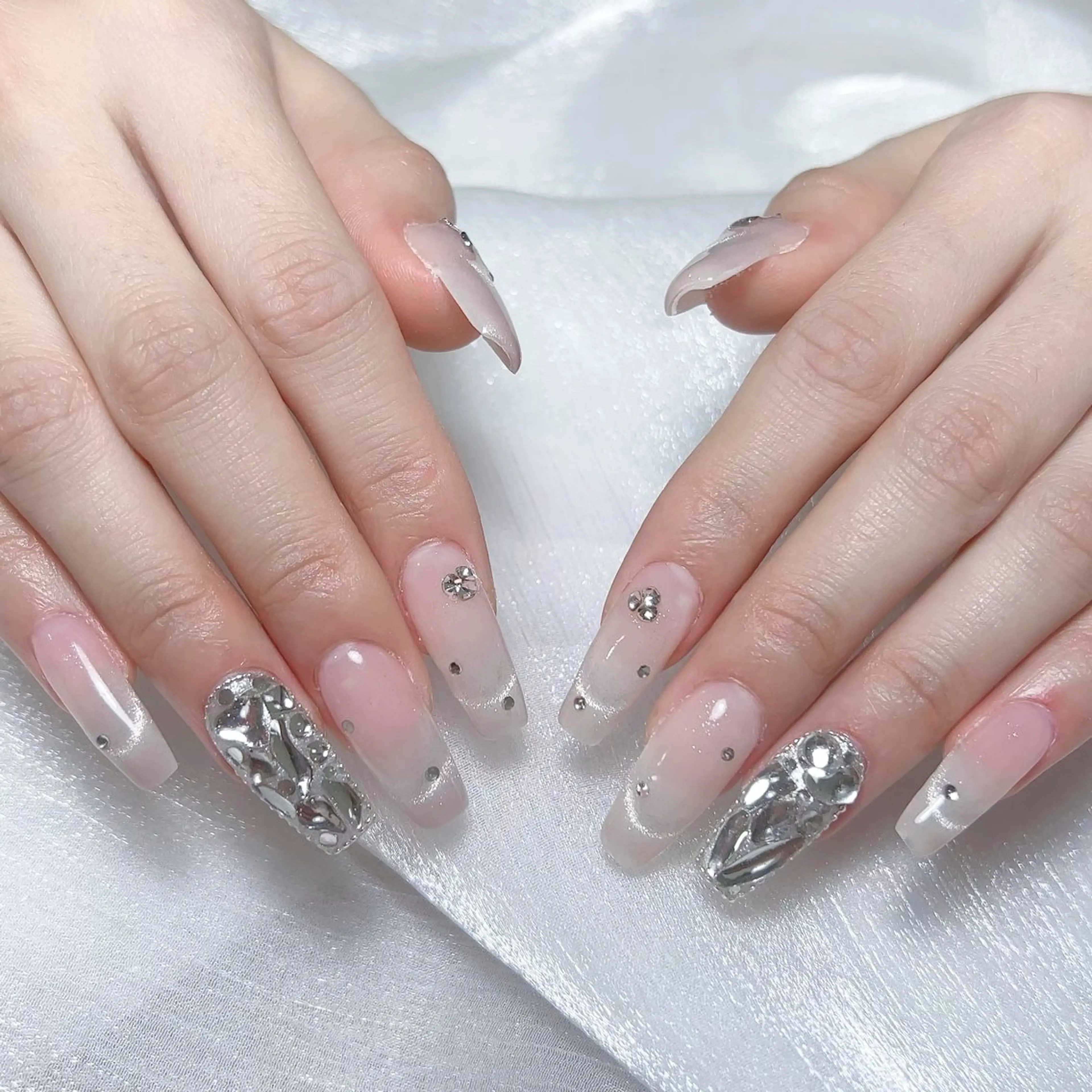 メンズ ネイル メンズ韓国風 アートネイル オーロラネイル ガーリー キラキラネイル Nail salon 木にいるのネイルデザイン