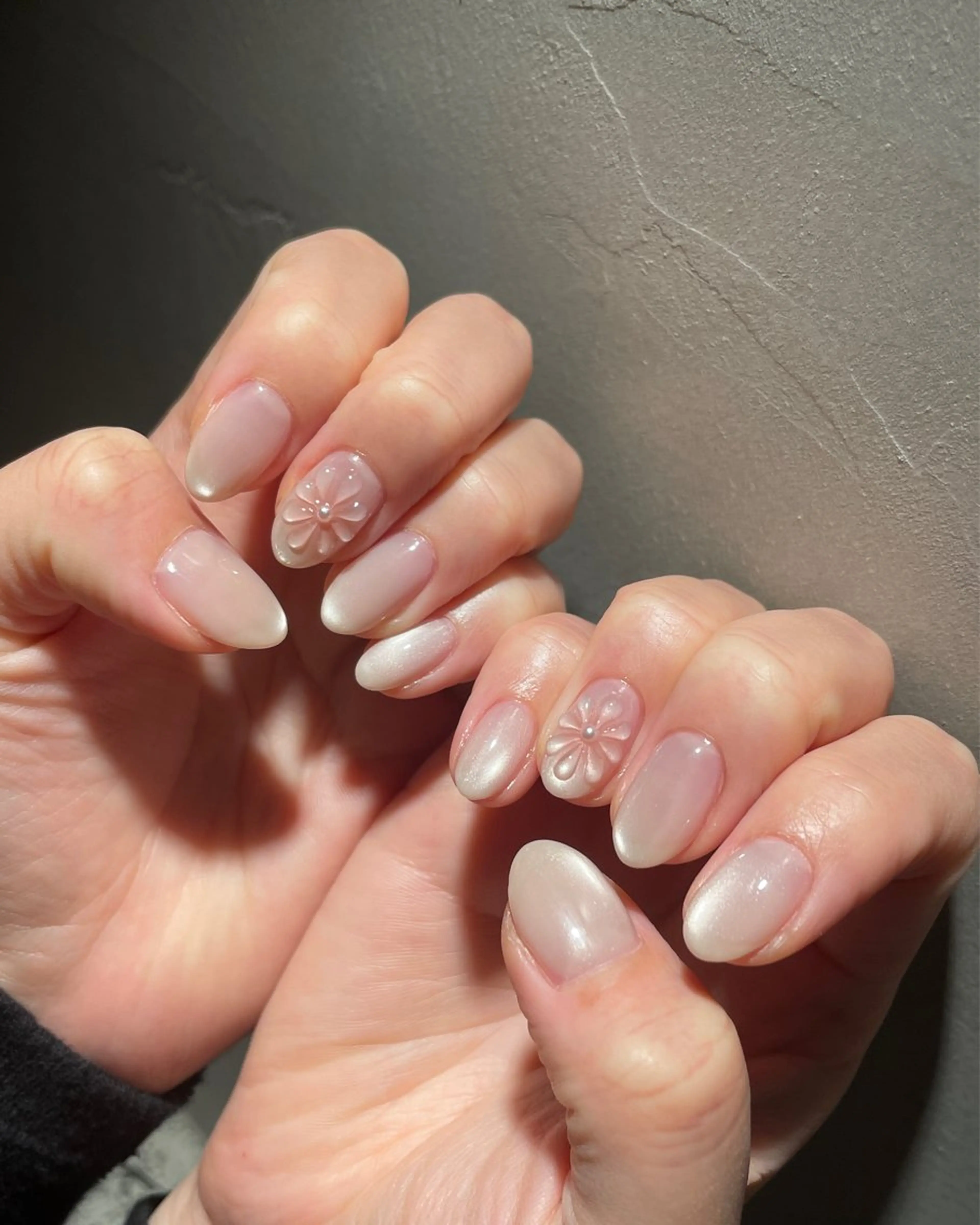 ネイル マグネットネイル ぷっくりネイル ハンドネイル Rika🌼 シンプル•マグネットのネイルデザイン