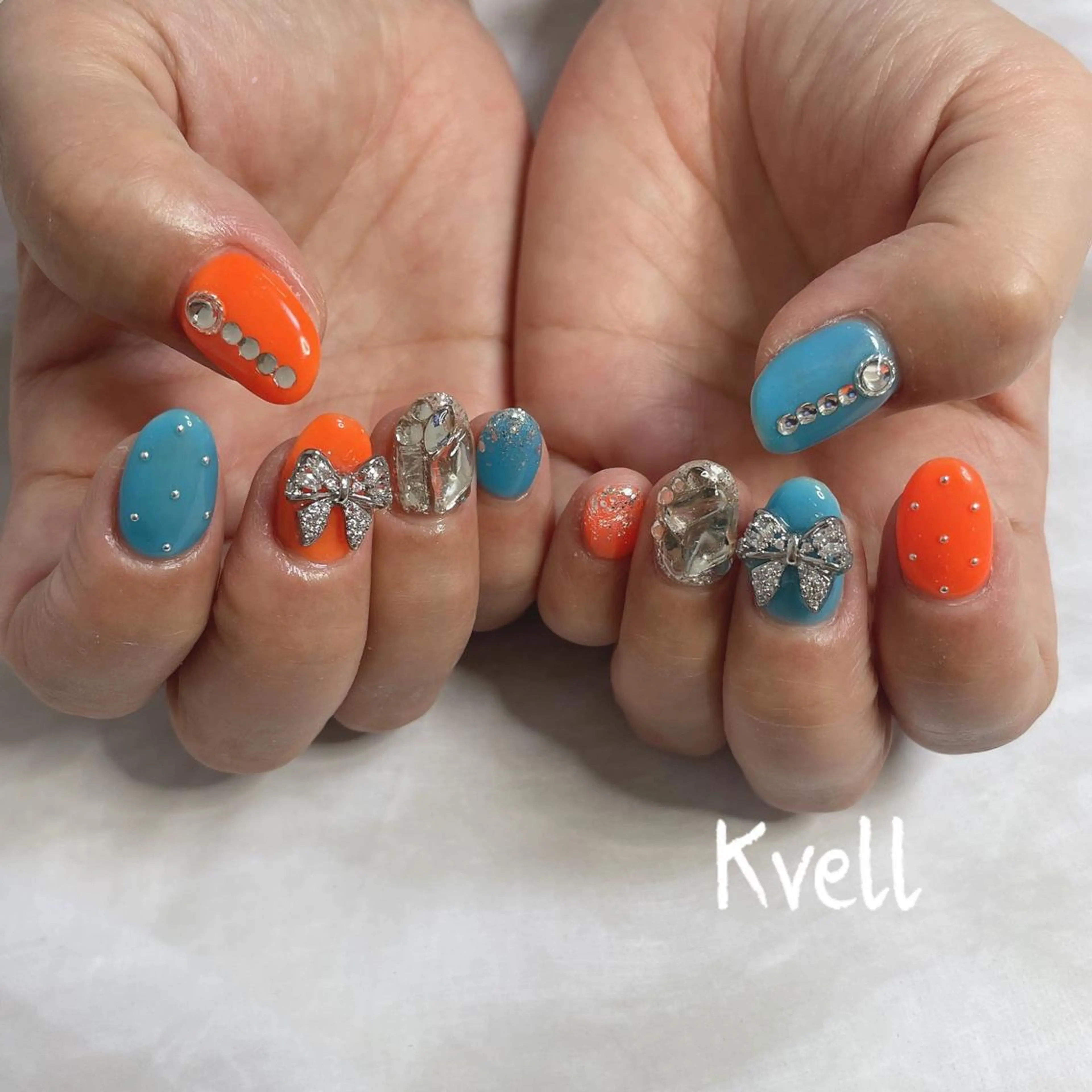 ネイル リボン ハンドネイル nailsalon Kvellのネイルデザイン