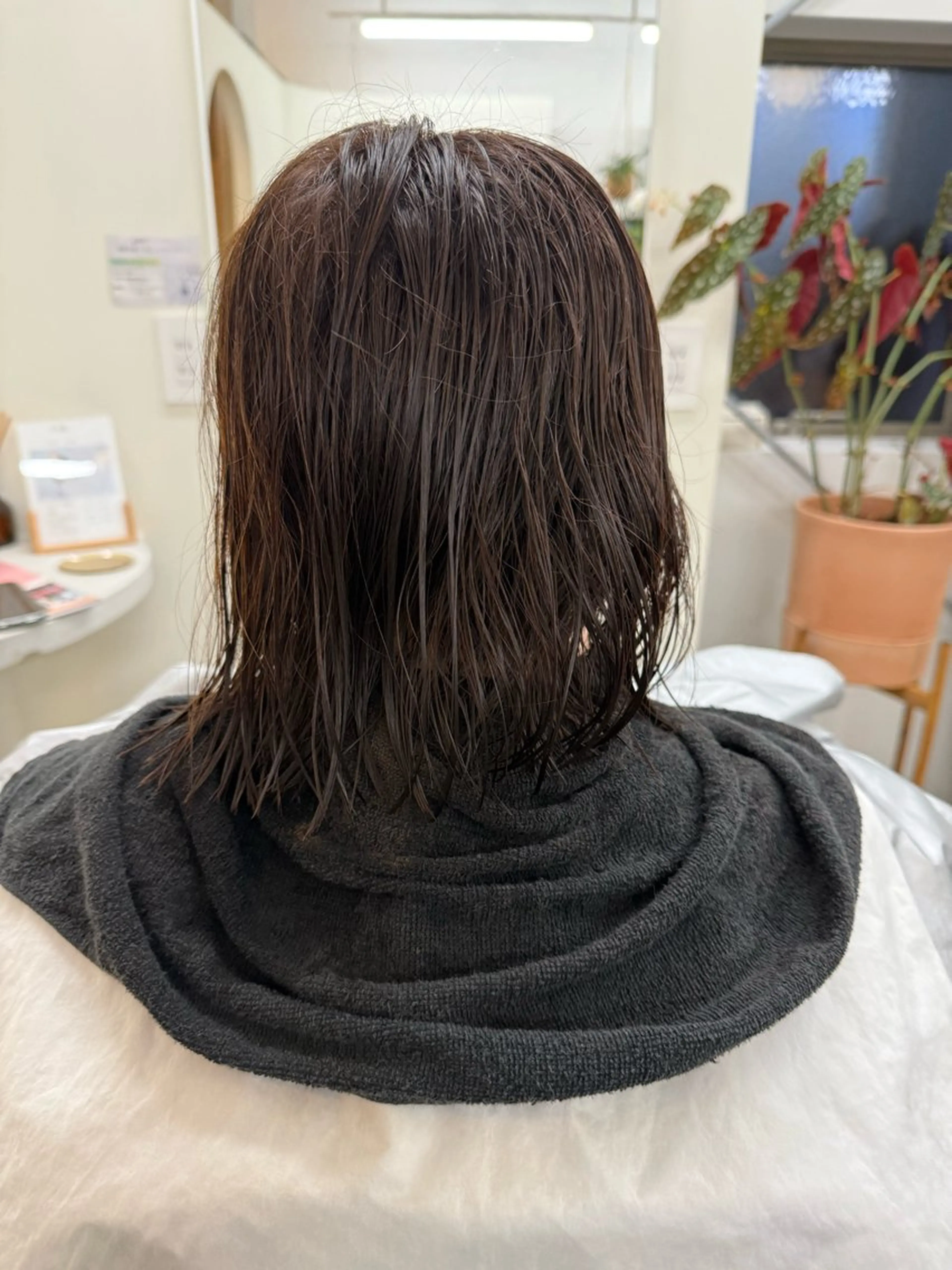カラー パーマ メンズ メンズブリーチ ブリーチ 髪質改善 縮毛矯正 縮毛矯正 檜 果歩のヘアスタイル