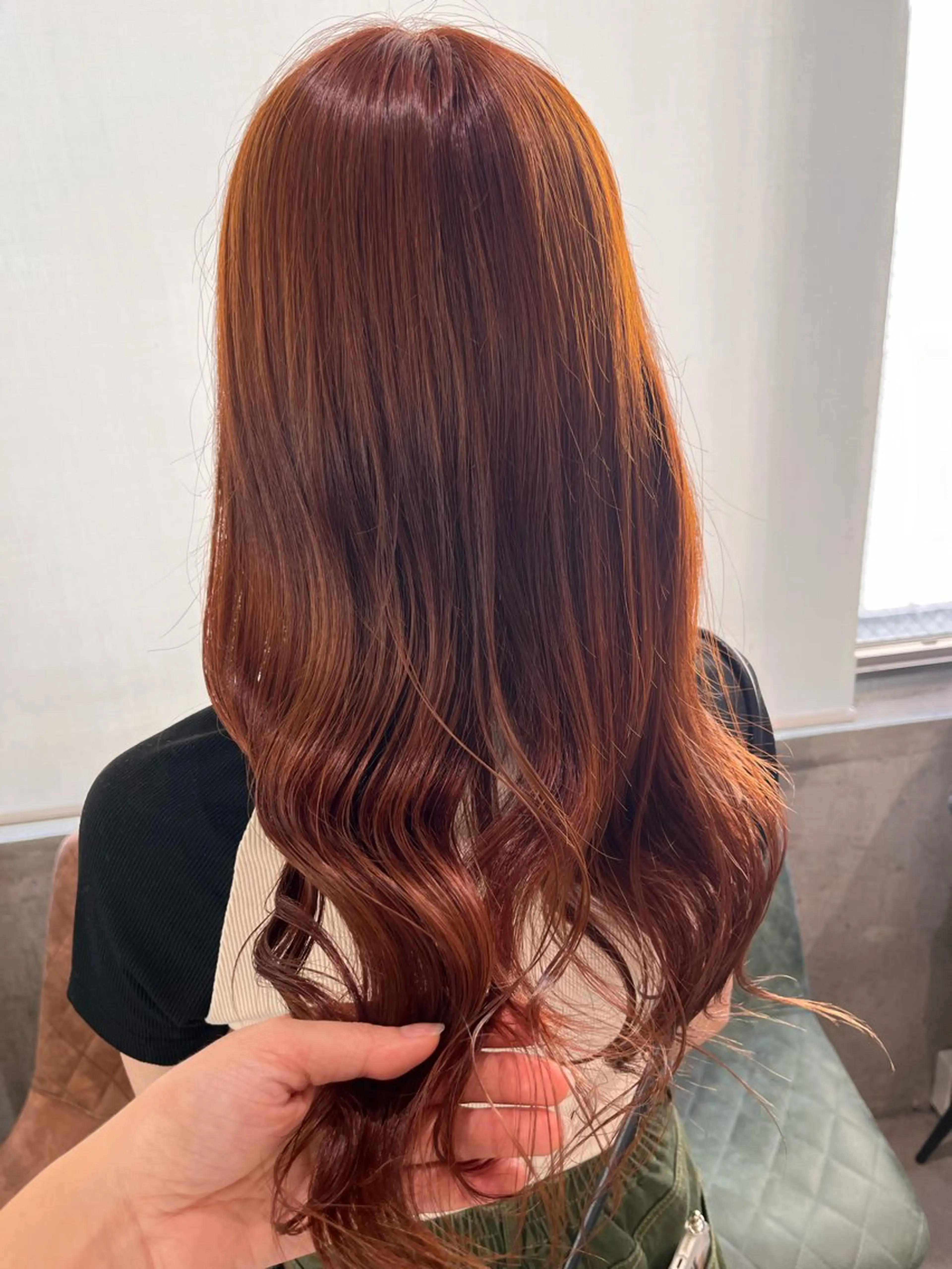 セミロング カラー ブリーチ ブラウンカラー ブリーチなしカラー オレンジ オレンジブラウン ヘアカラー トリートメント ｵﾀｸ美容師🛍/ 酸性ストレート/艶髪のヘアスタイル