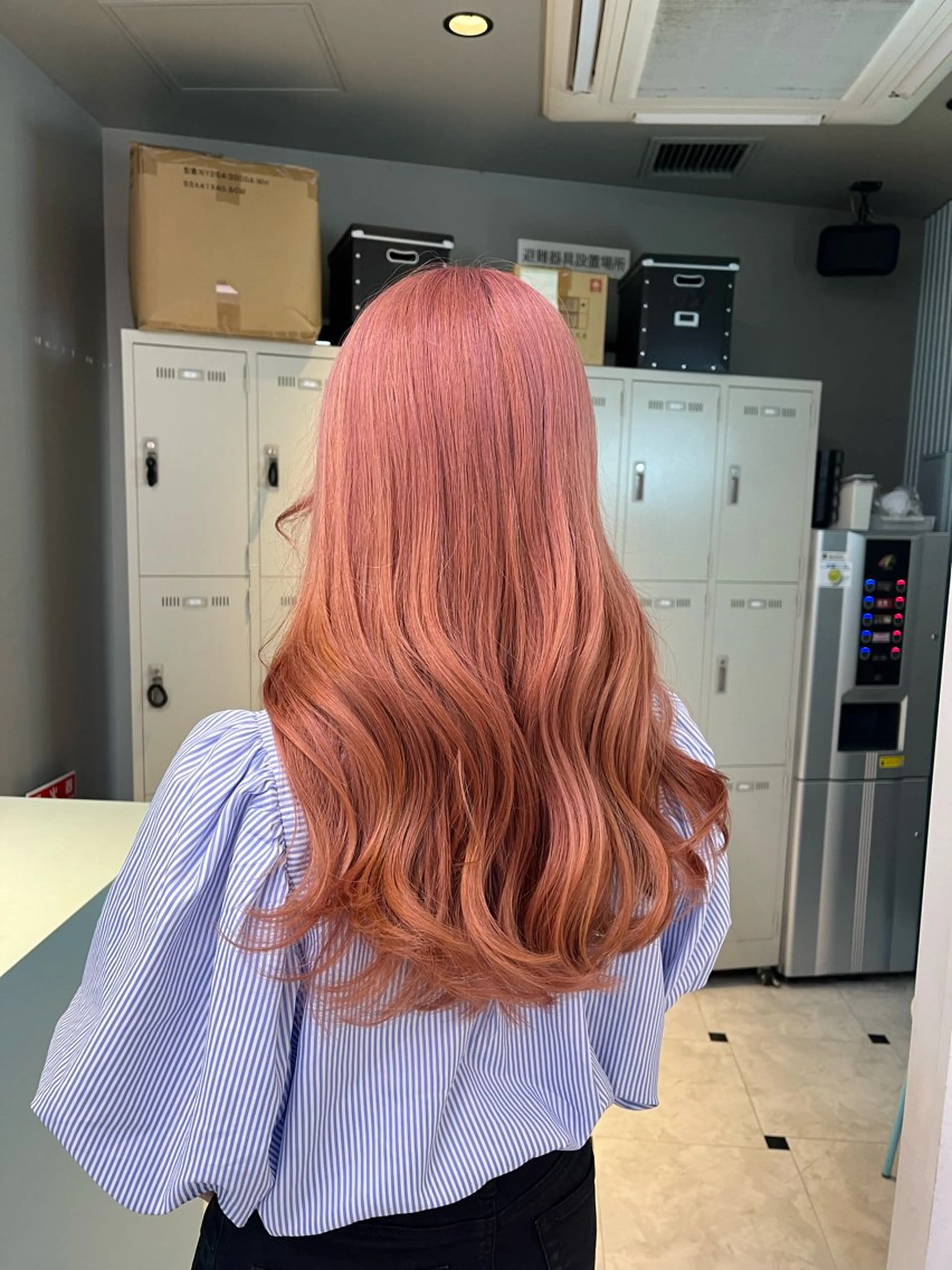 セミロング カラー ヘアカラー トリートメント ブリーチカラー 🩵MIZUKIのヘアスタイル