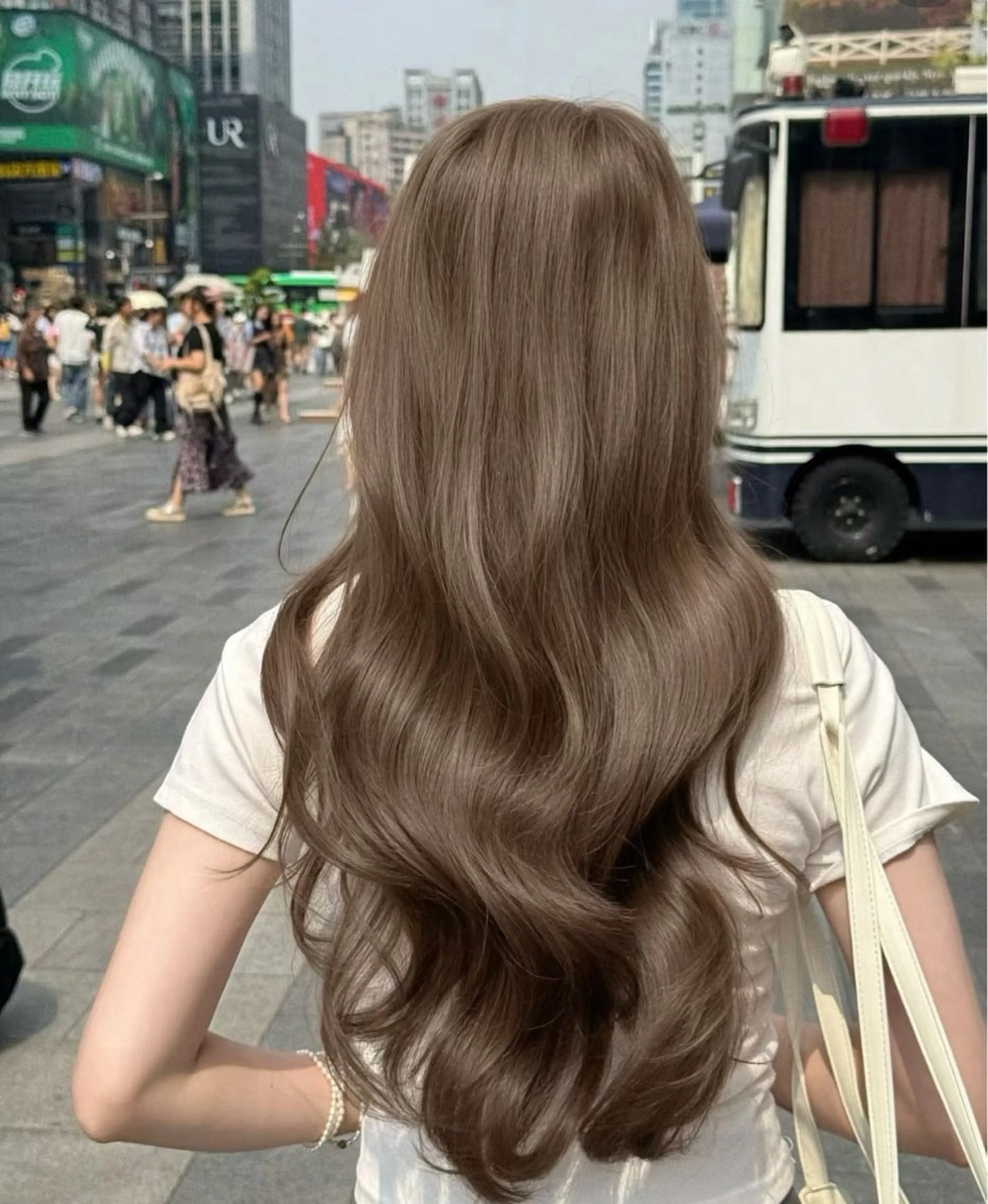 カラー 手塚 那奈美のヘアスタイル