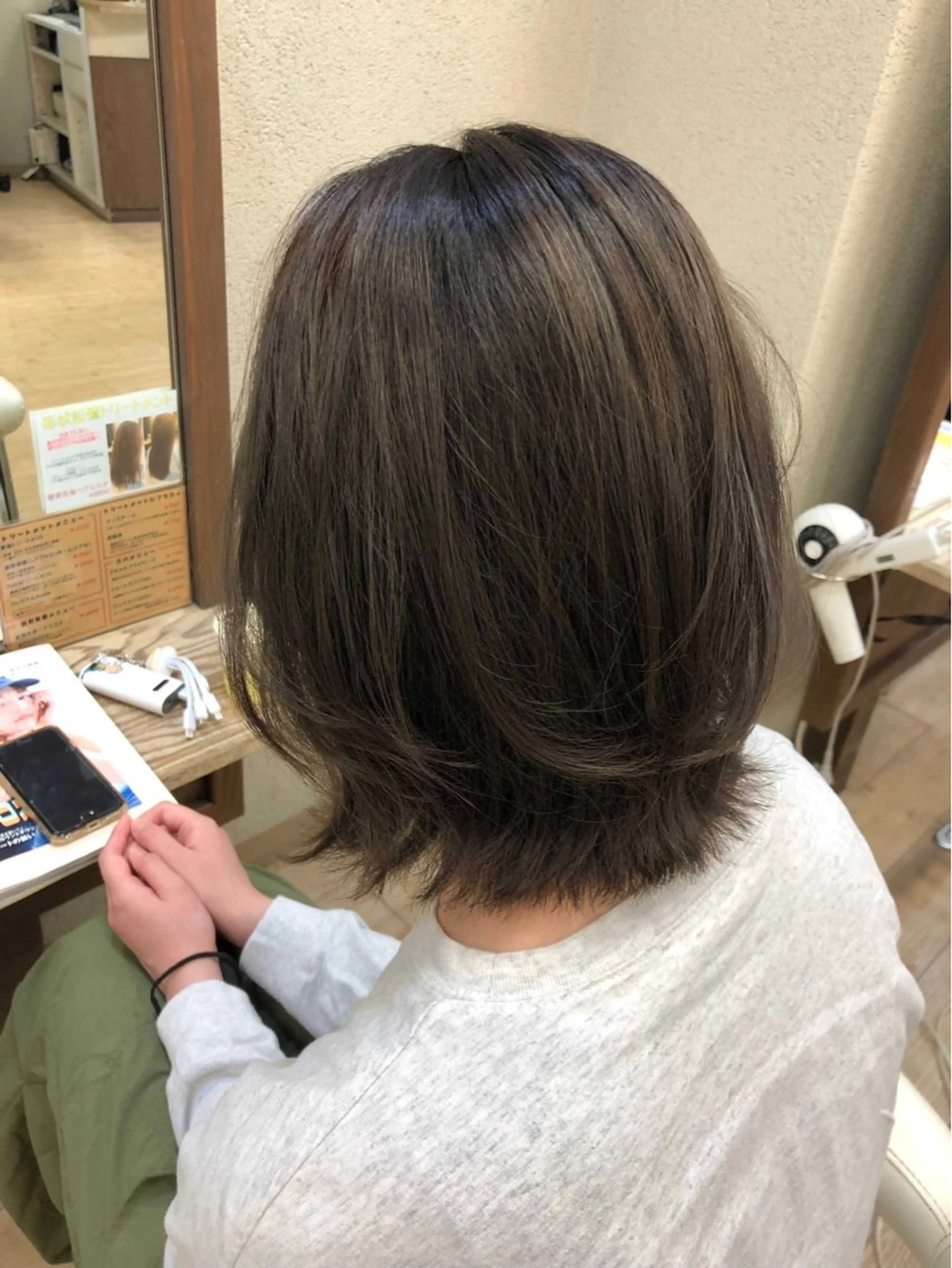 カラー 吉元 結衣佳のヘアスタイル