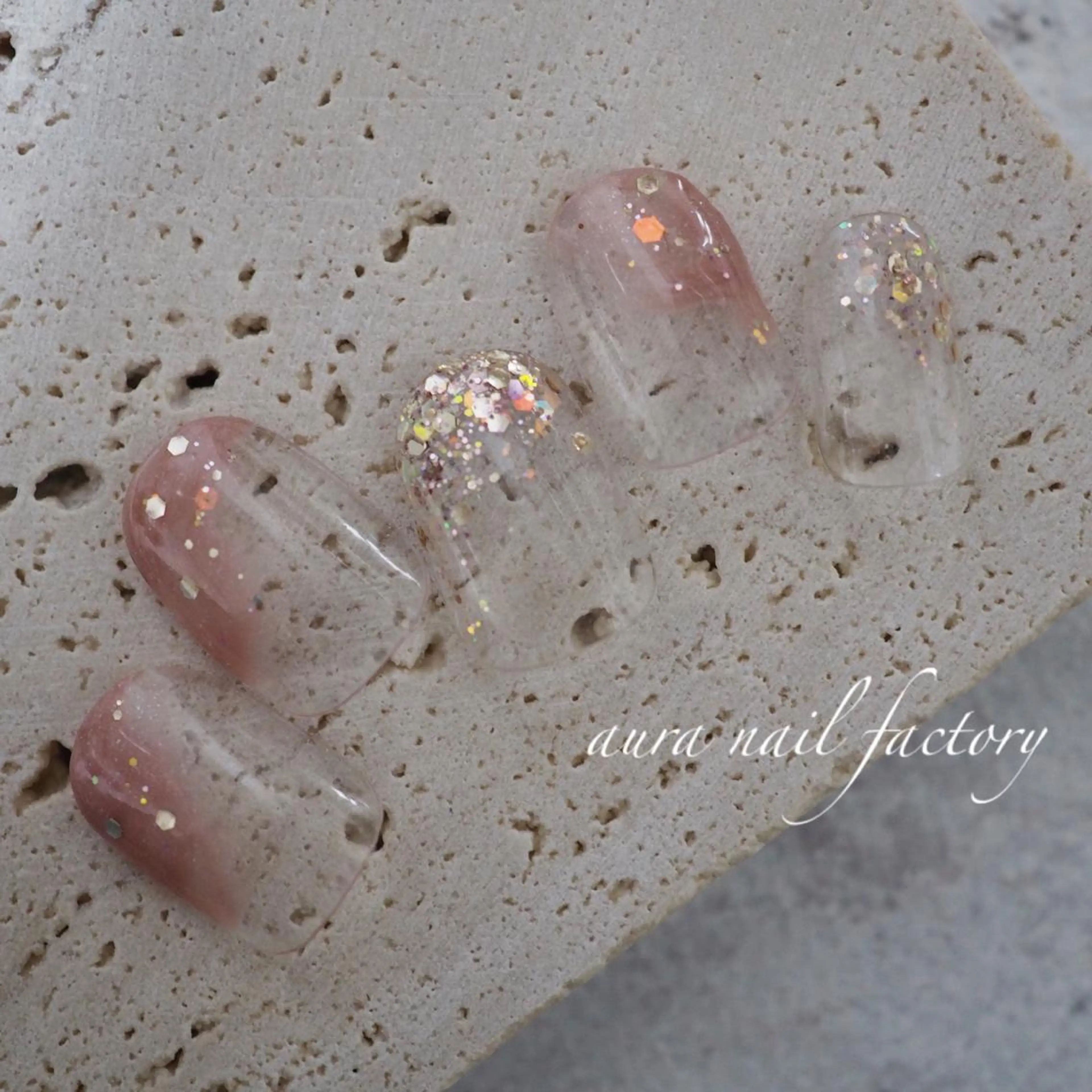 ショート カラー ネイル オフィスネイル 赤色 シンプルネイル 赤羽 aura 深爪を断らない✨のネイルデザイン