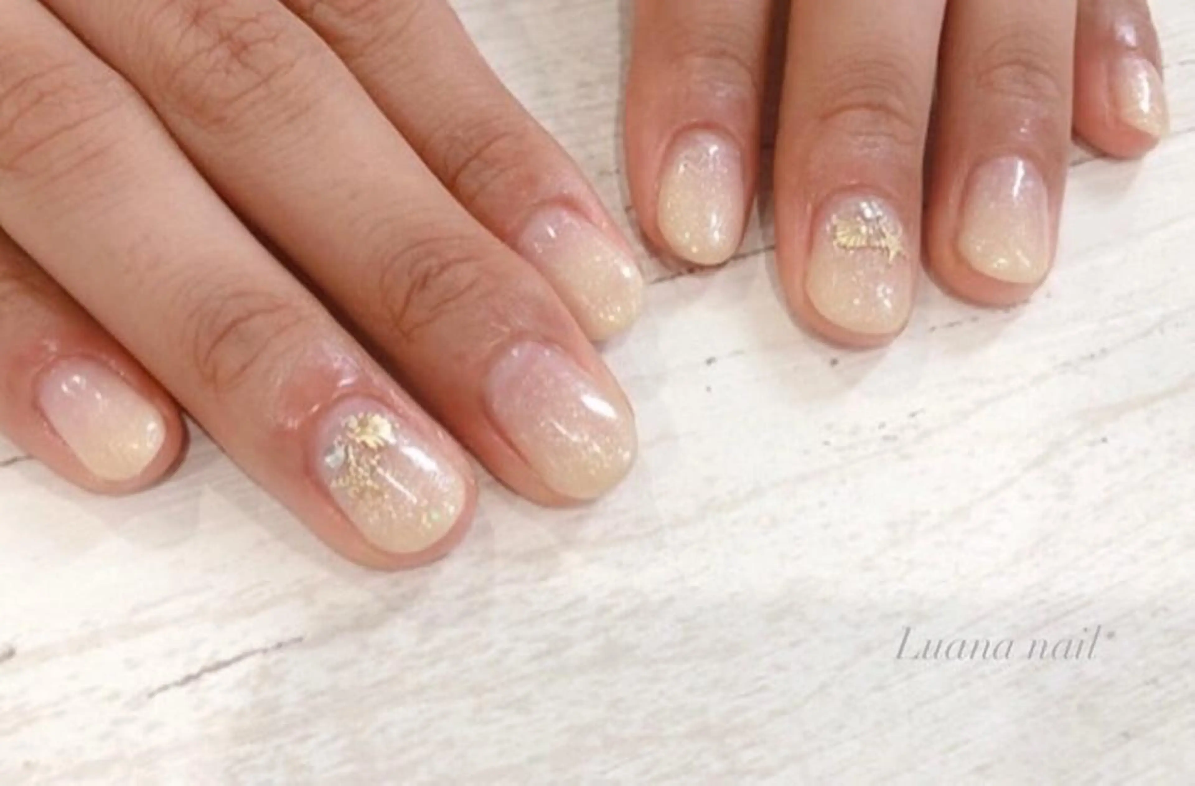 ショート キッズ ネイル グラデーション ラメ(グリッター) ラメグラデーション オフィスネイル シンプルネイル Luana nail (ルアナネイル)のネイルデザイン