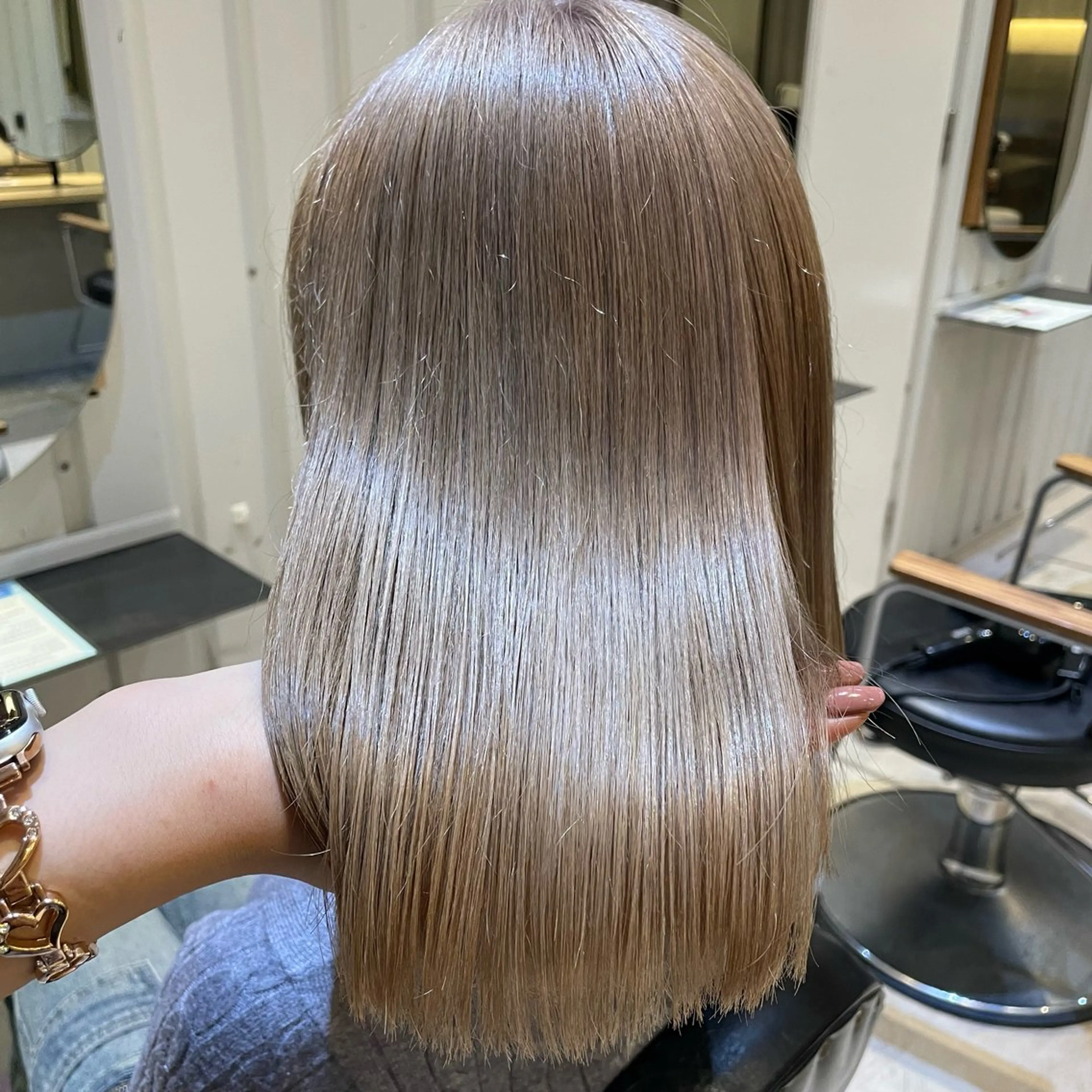 セミロング カラー ヘアカラー 💘韓国レイヤー上 品カラーruru💘のヘアスタイル