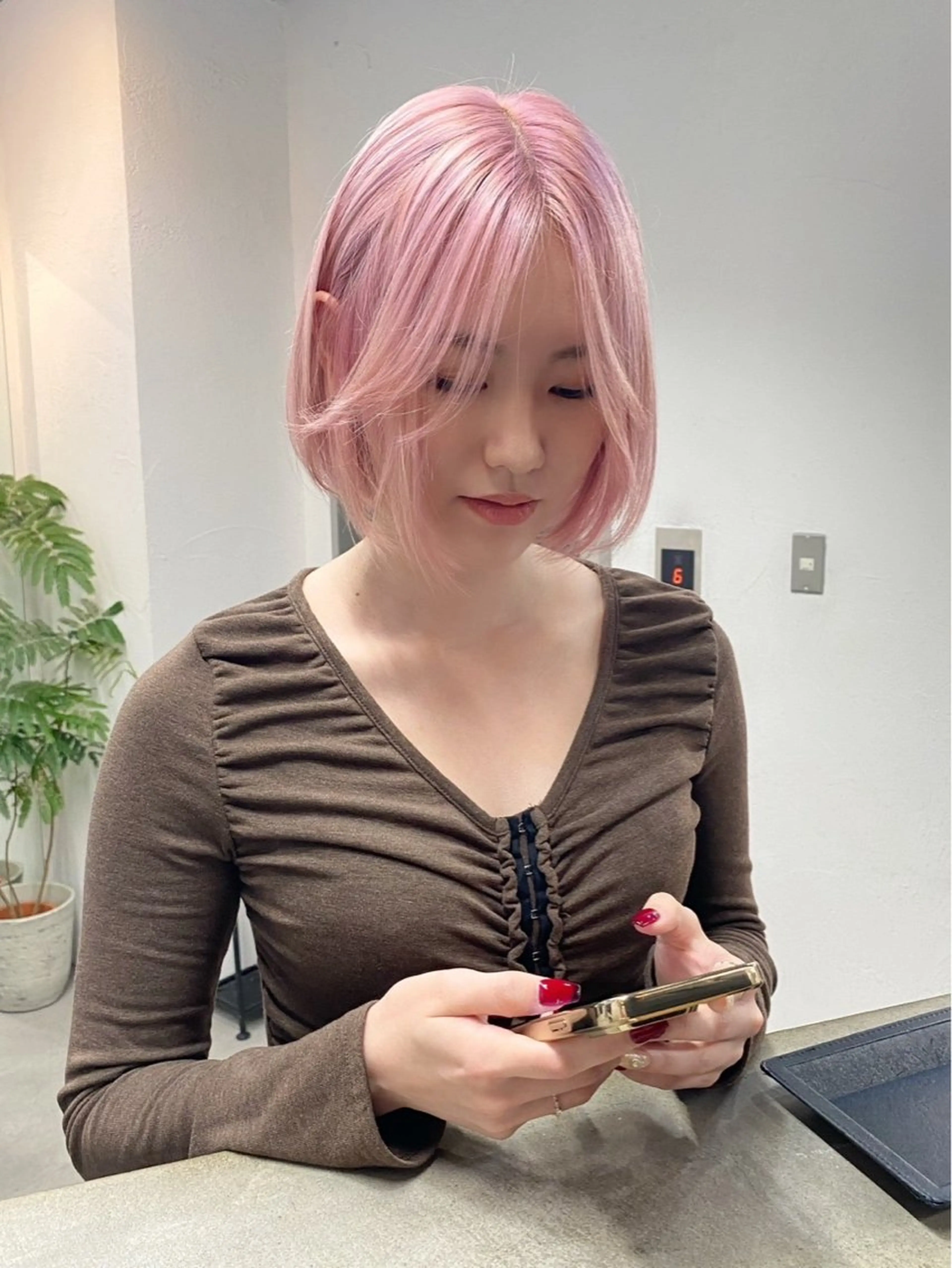 ショート カラー ブリーチ ケアブリーチ ピンクカラー ボブ トリートメント カット ヘアカラー トリートメント ヘアセット RYOSUKE ハイトーンのヘアスタイル