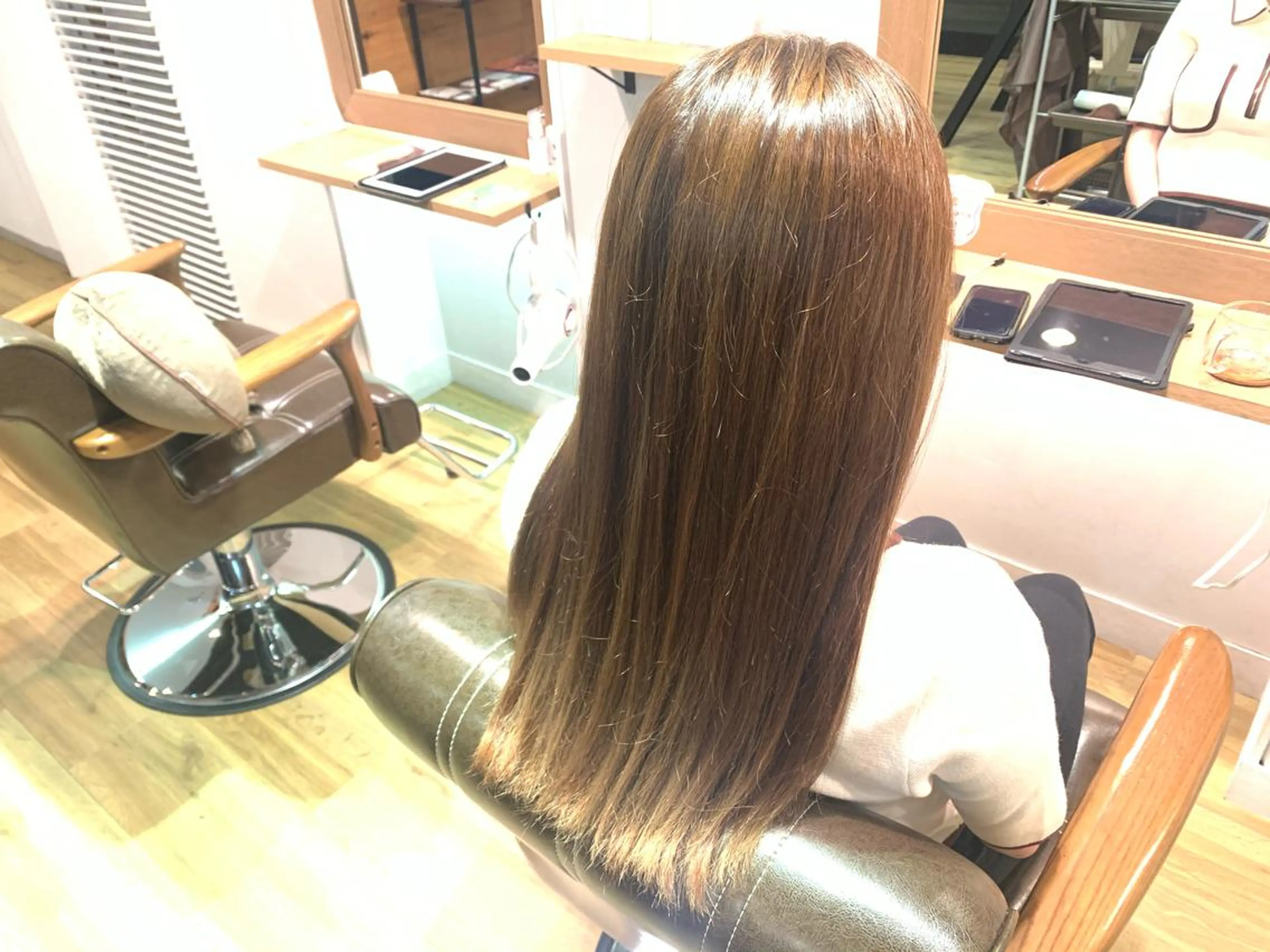 ロング カラー ベージュカラー ヘアカラー トリートメント ツキダテ ユイのヘアスタイル