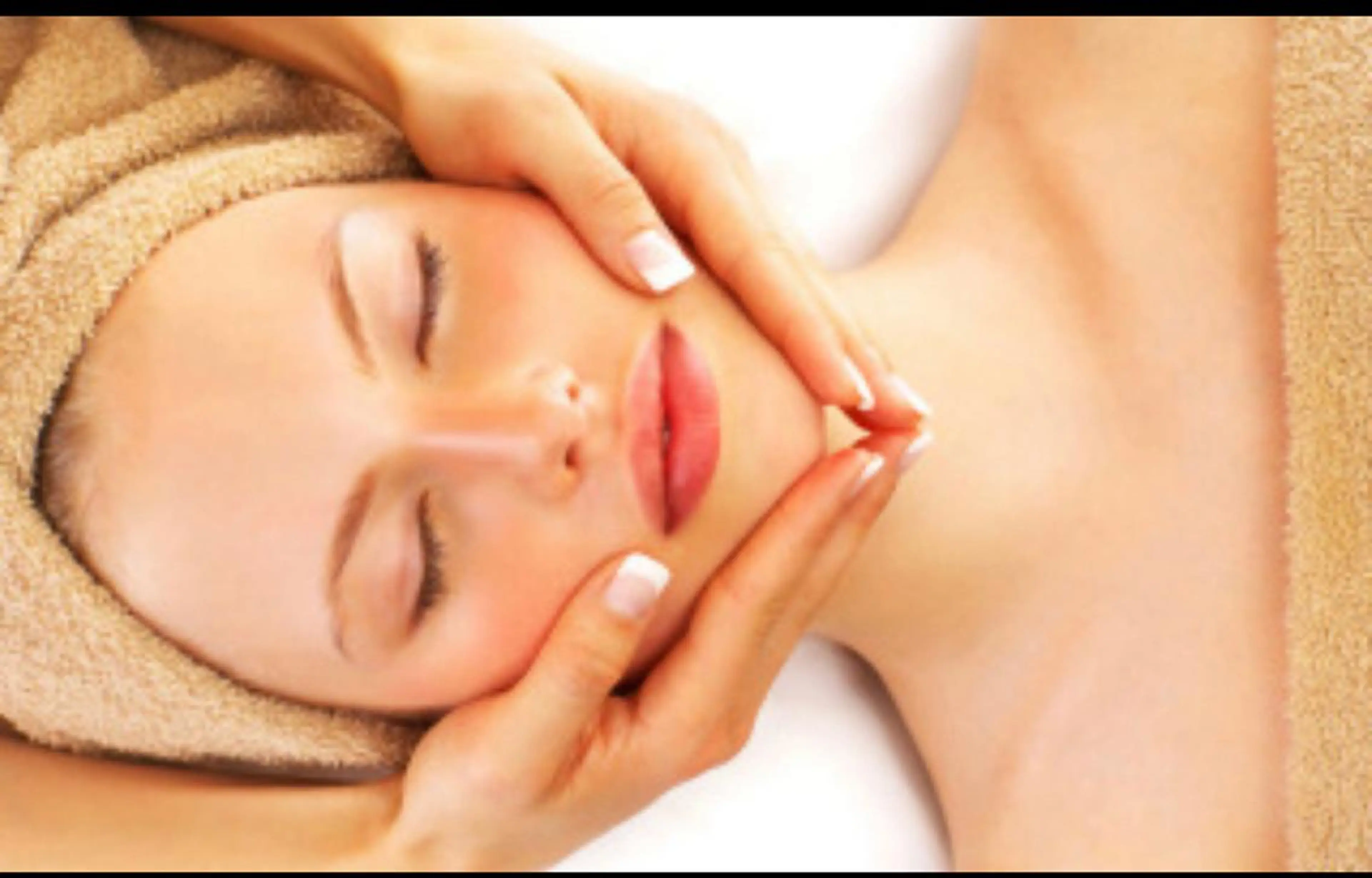 くすみ取り（ハイドラ毛穴洗浄）+艶肌（カーボキシー炭酸ガスパック）+ヘッドマッサージ10分の写真