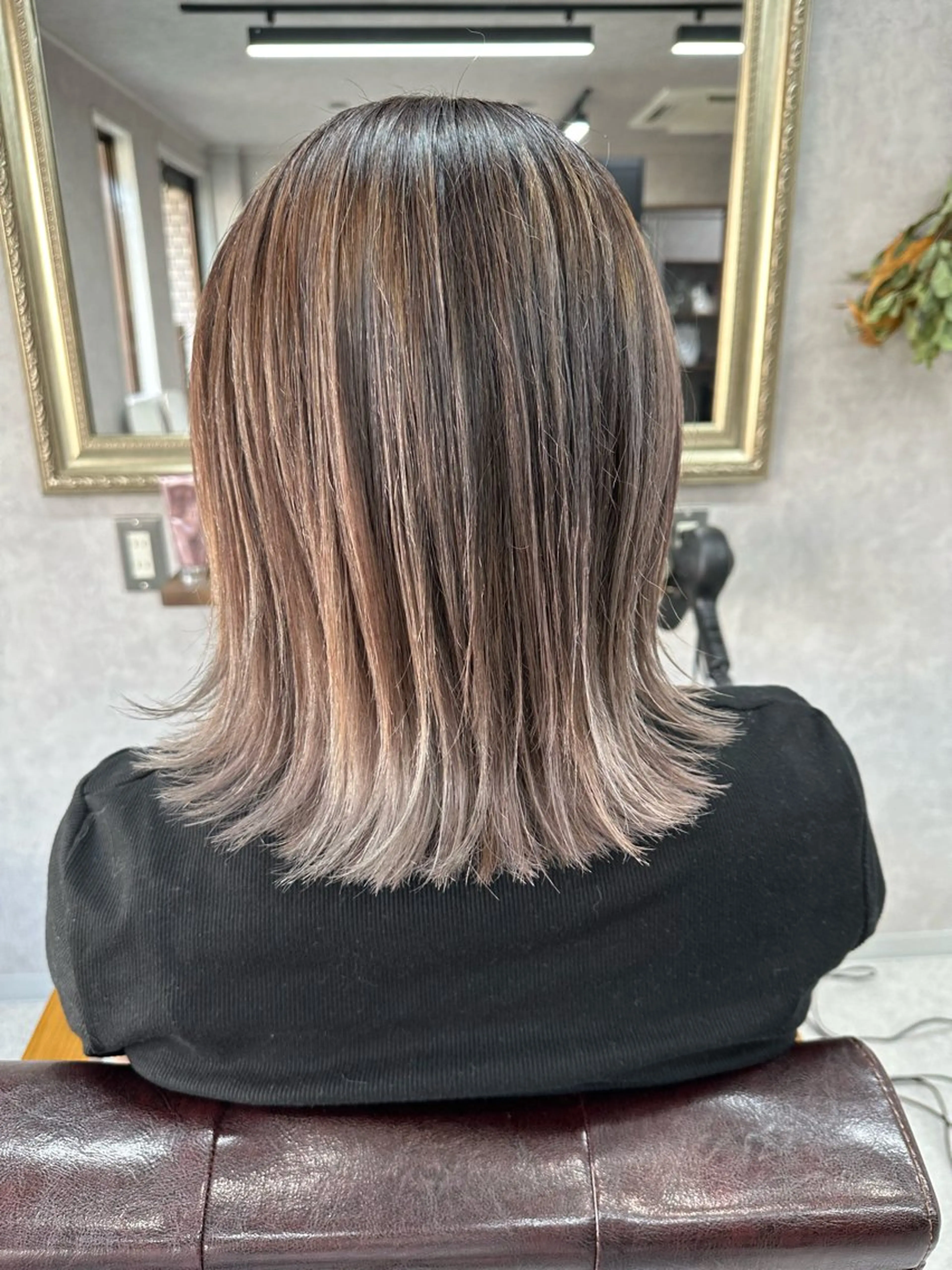 ミディアム カット ヘアカラー トリートメント Lien 深井店のヘアスタイル