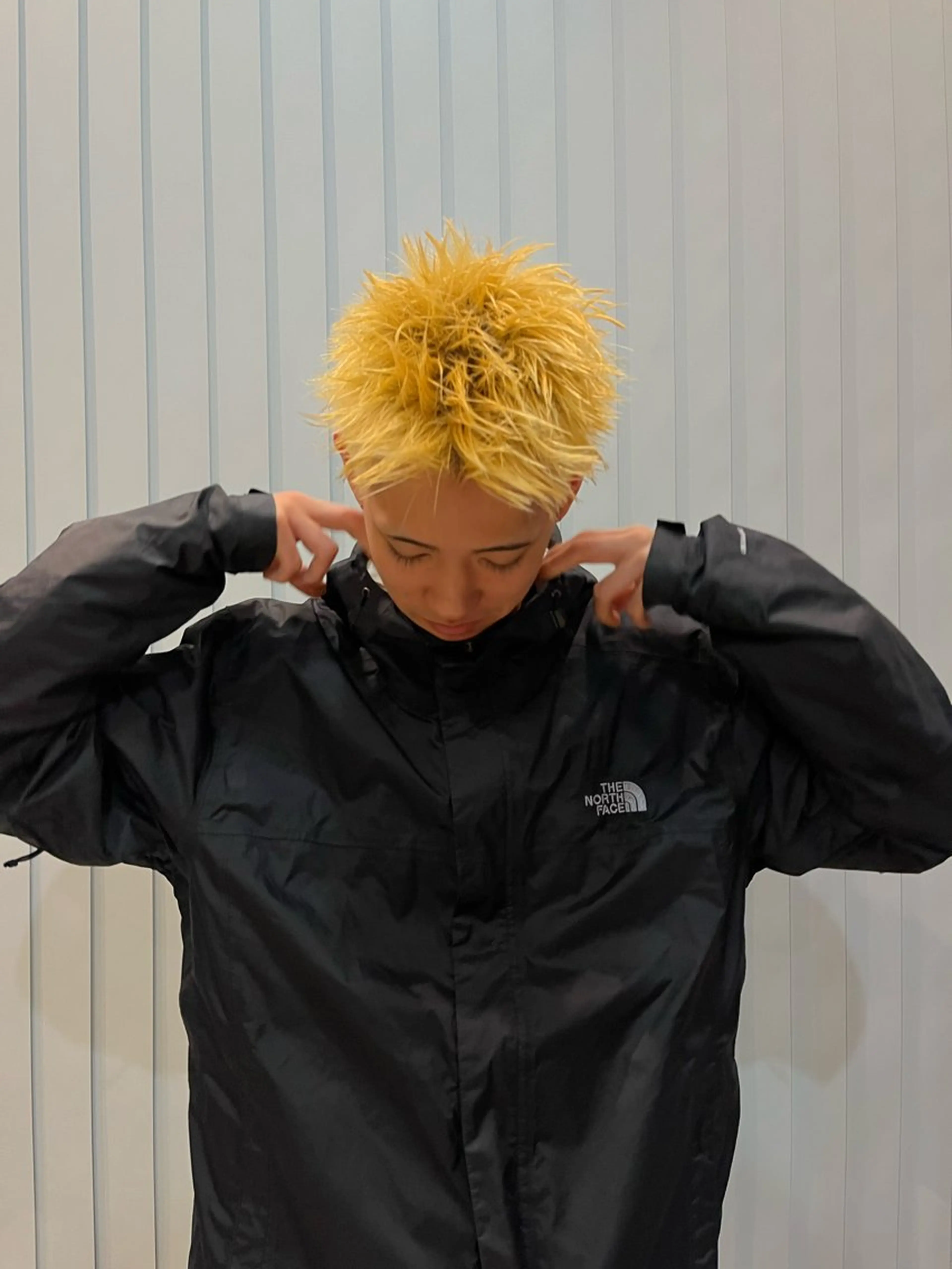 ショート カラー メンズ メンズブリーチ ブリーチ イエローカラー 野呂 育摩のヘアスタイル