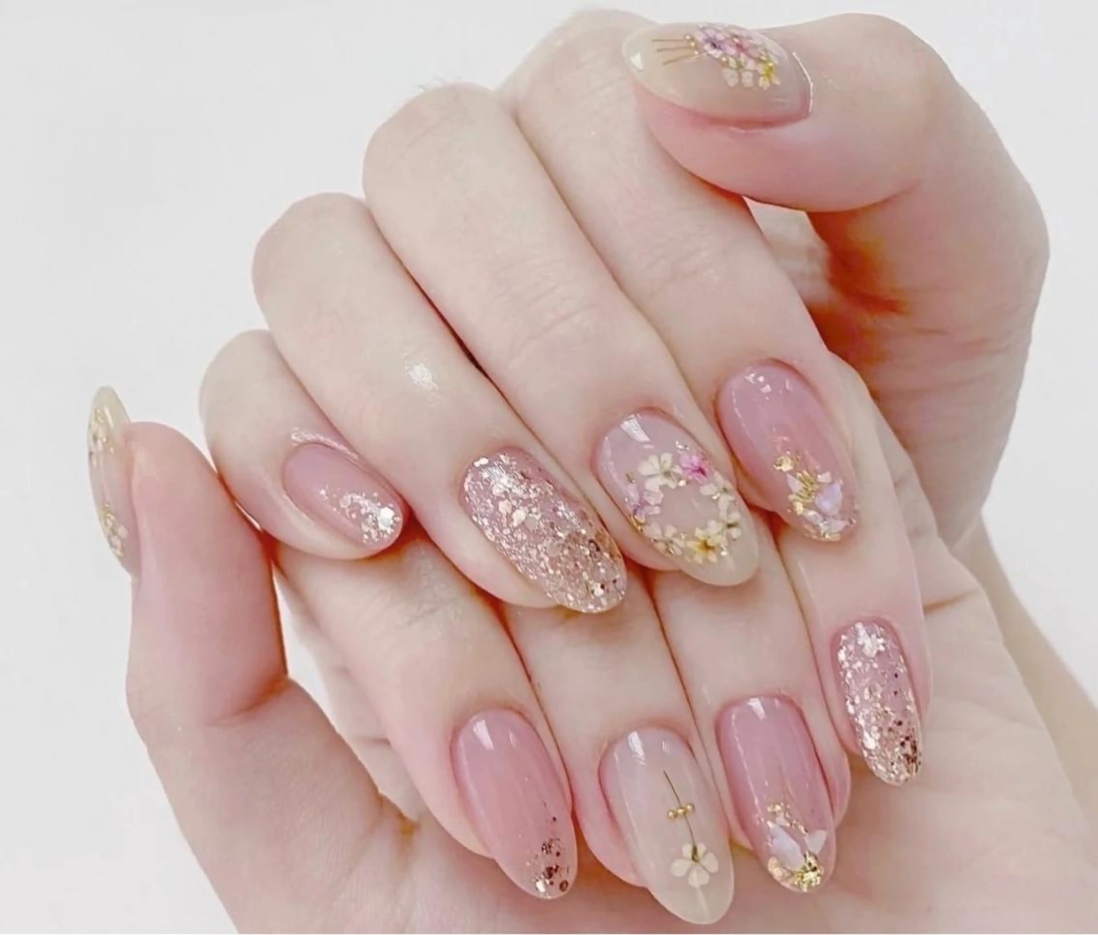 ネイル フラワーネイル ラメ(グリッター) BETTER ME ネイルサロン池田公園のネイルデザイン
