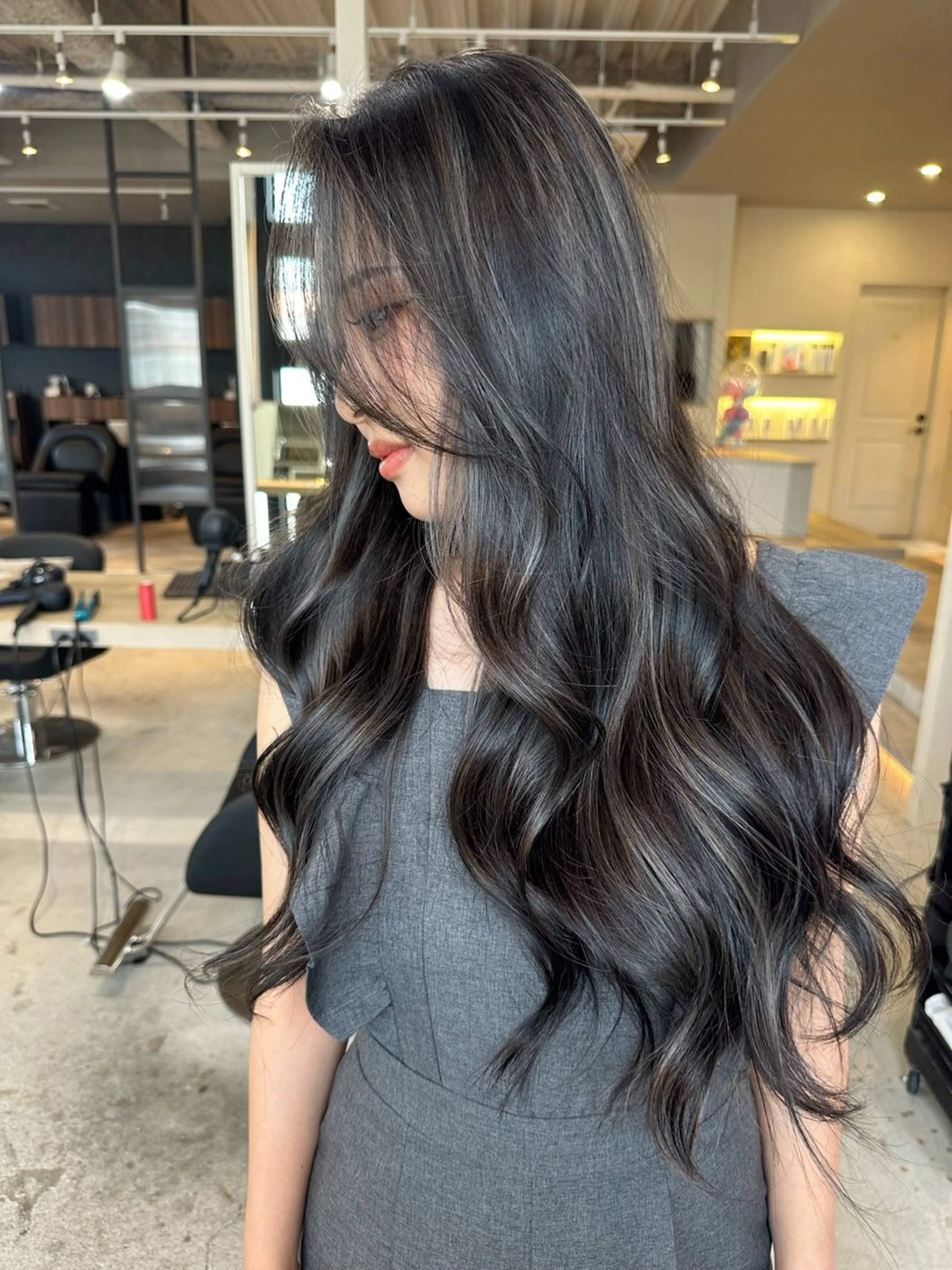 ロング カラー 井上 一平のヘアスタイル