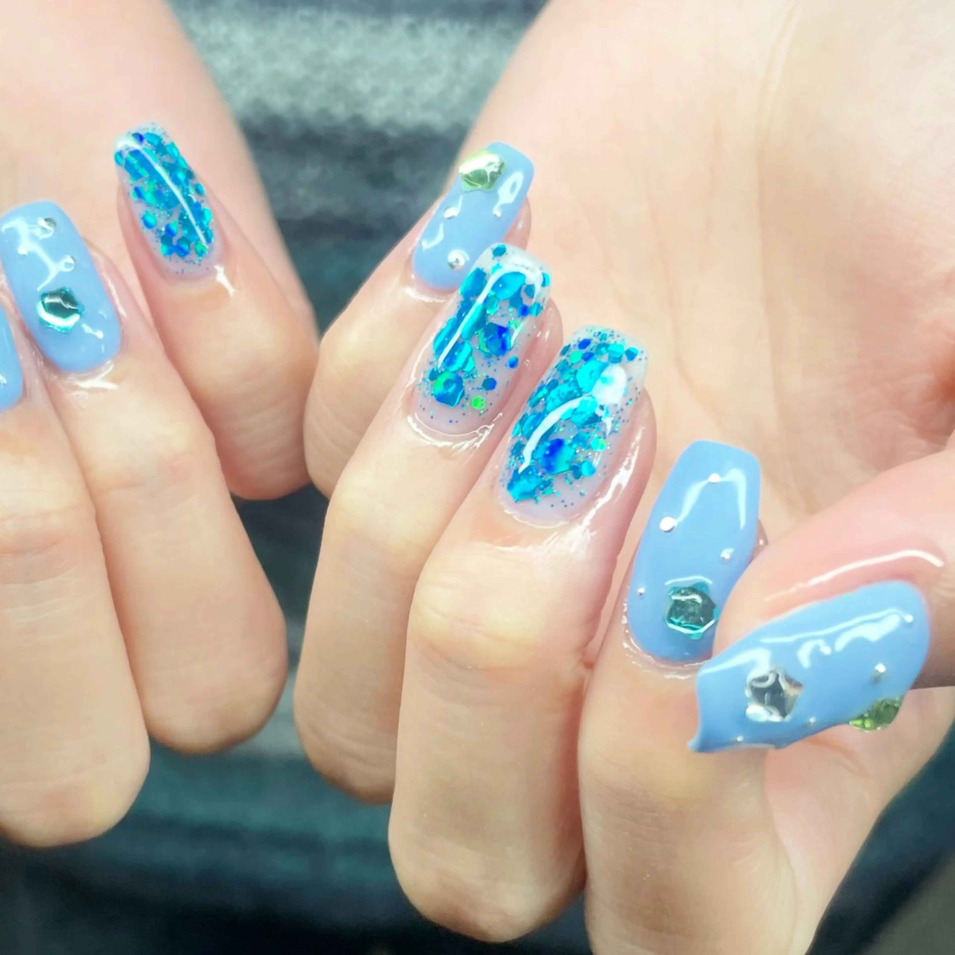 ネイル ブルー シンプルネイル ネイルチップ ハンドネイル posa nail モエミのネイルデザイン