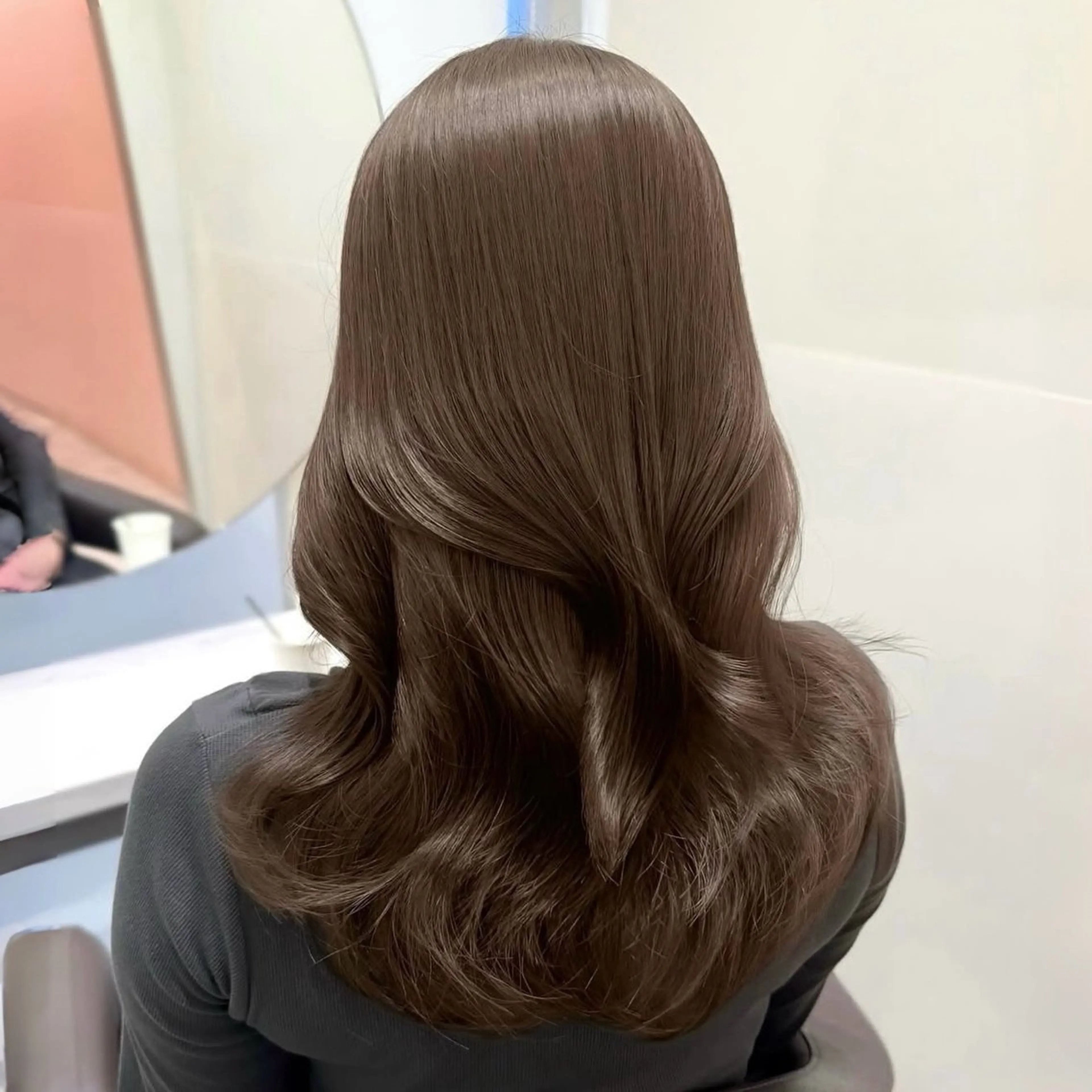 ロング カラー ベージュカラー ブリーチ ケアカラー オリーブベージュ レイヤーカット カット ヘアカラー トリートメント モテ韓国ヘア/ レイヤー🤍RIKAのヘアスタイル