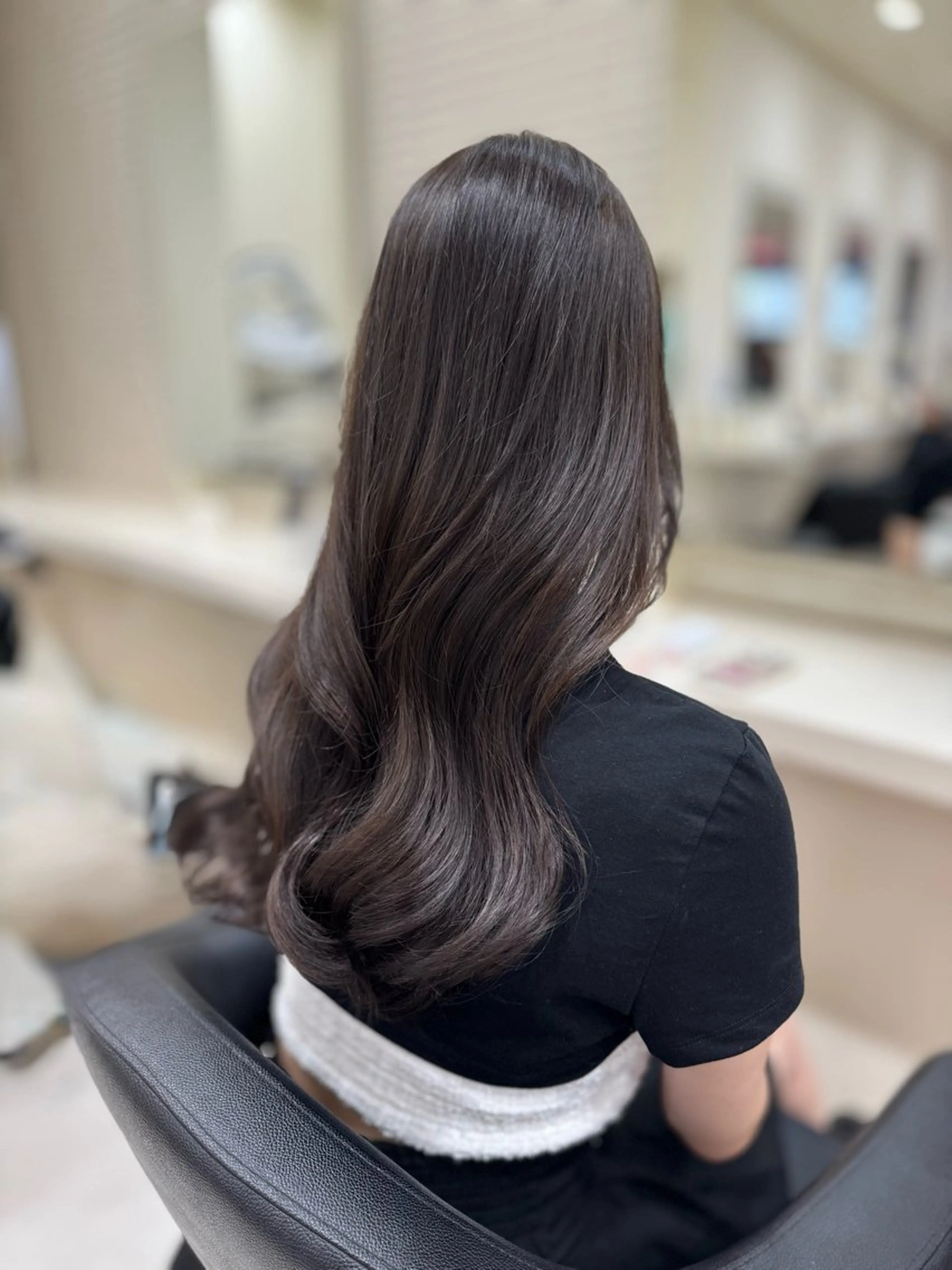 ロング 透明感× ブルーブラック/池袋のヘアスタイル