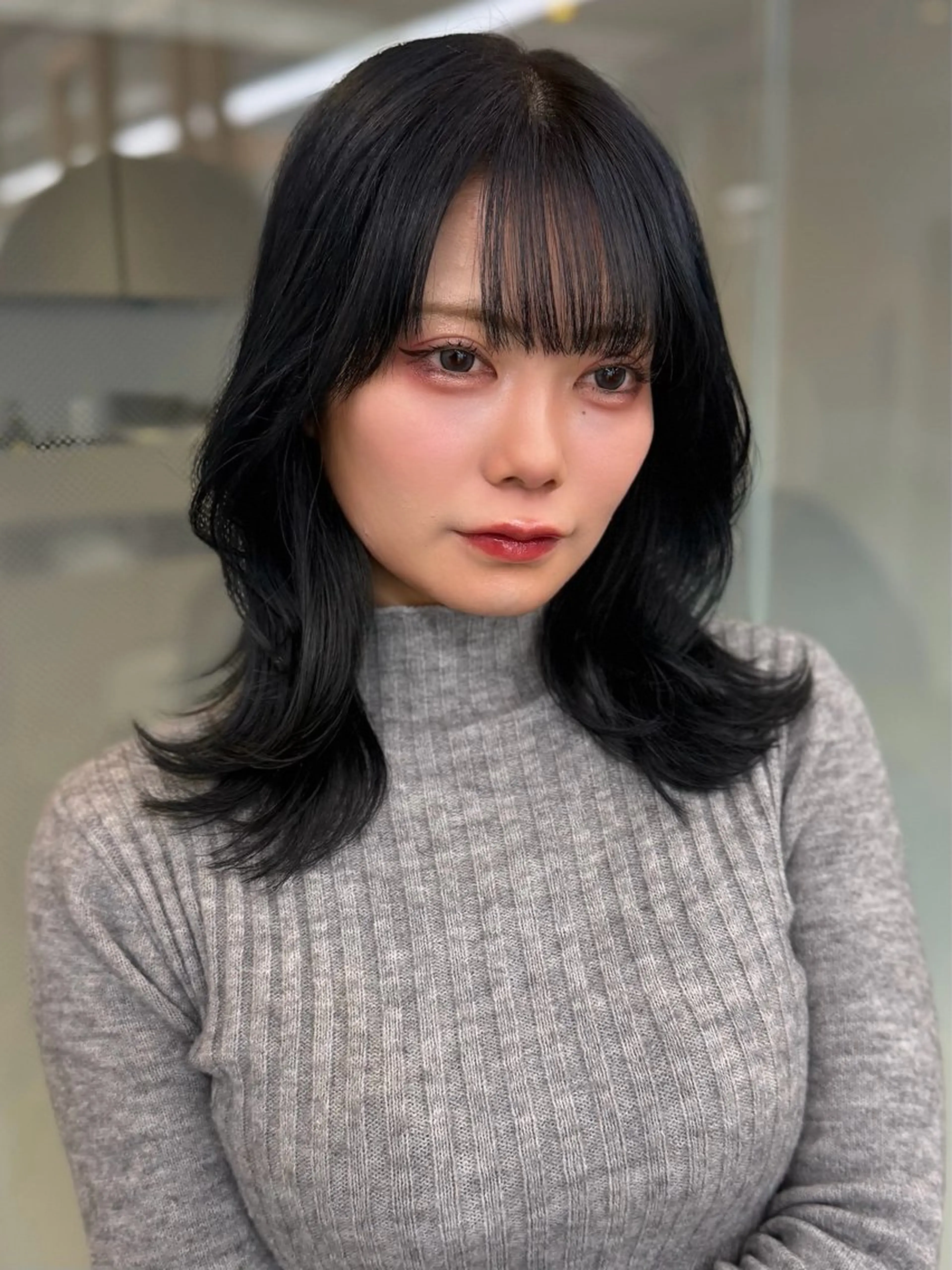 ミディアム カラー ミディアムレイヤー 黒髪 ブルーカラー ブルーブラック レイヤーカット カット ヘアカラー トリートメント レイヤー/髪質改善 DAISUKEのヘアスタイル