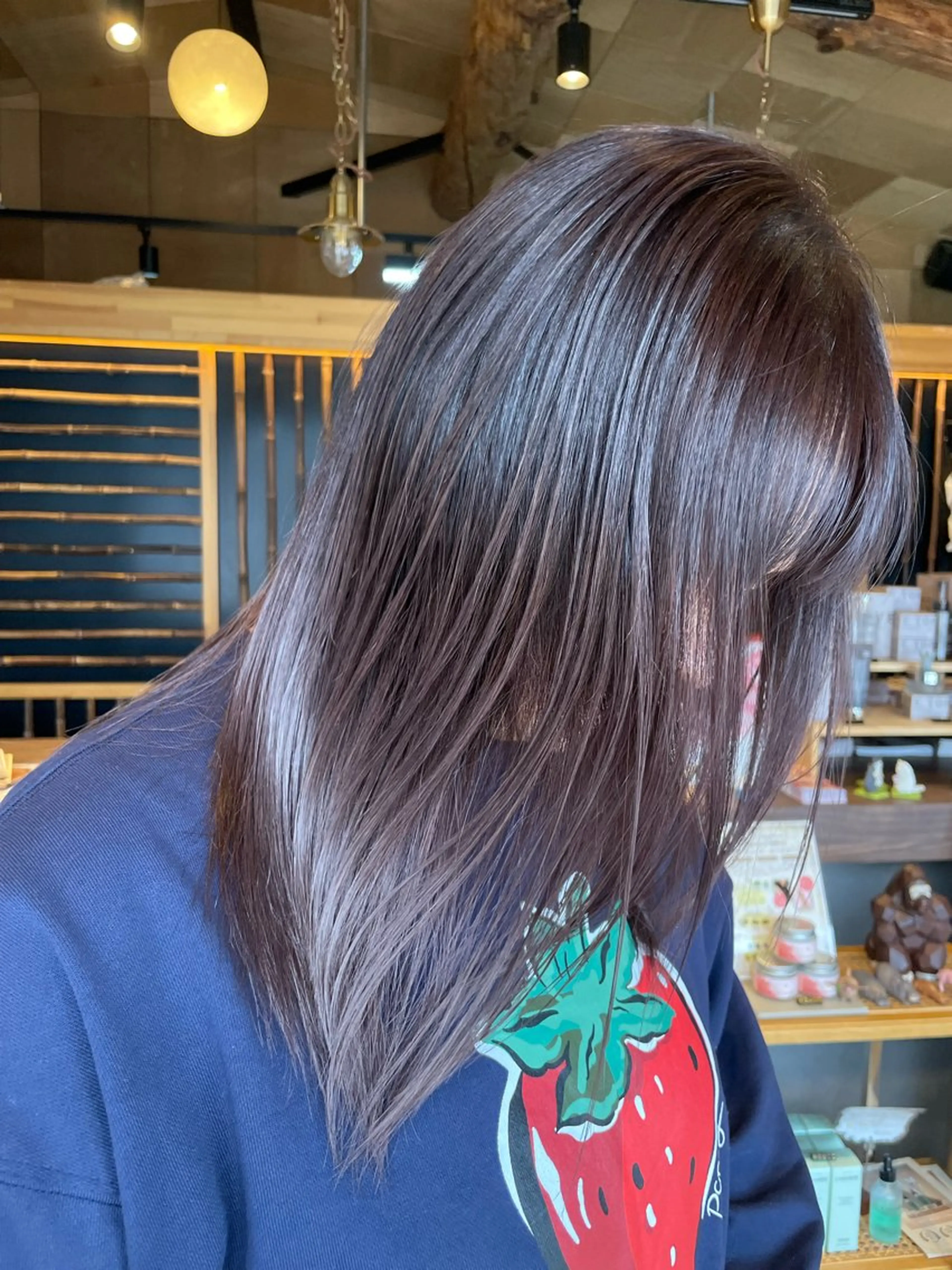 ミディアム カラー ブリーチ グラデーションカラー ラベンダーカラー 青木 紗耶のヘアスタイル