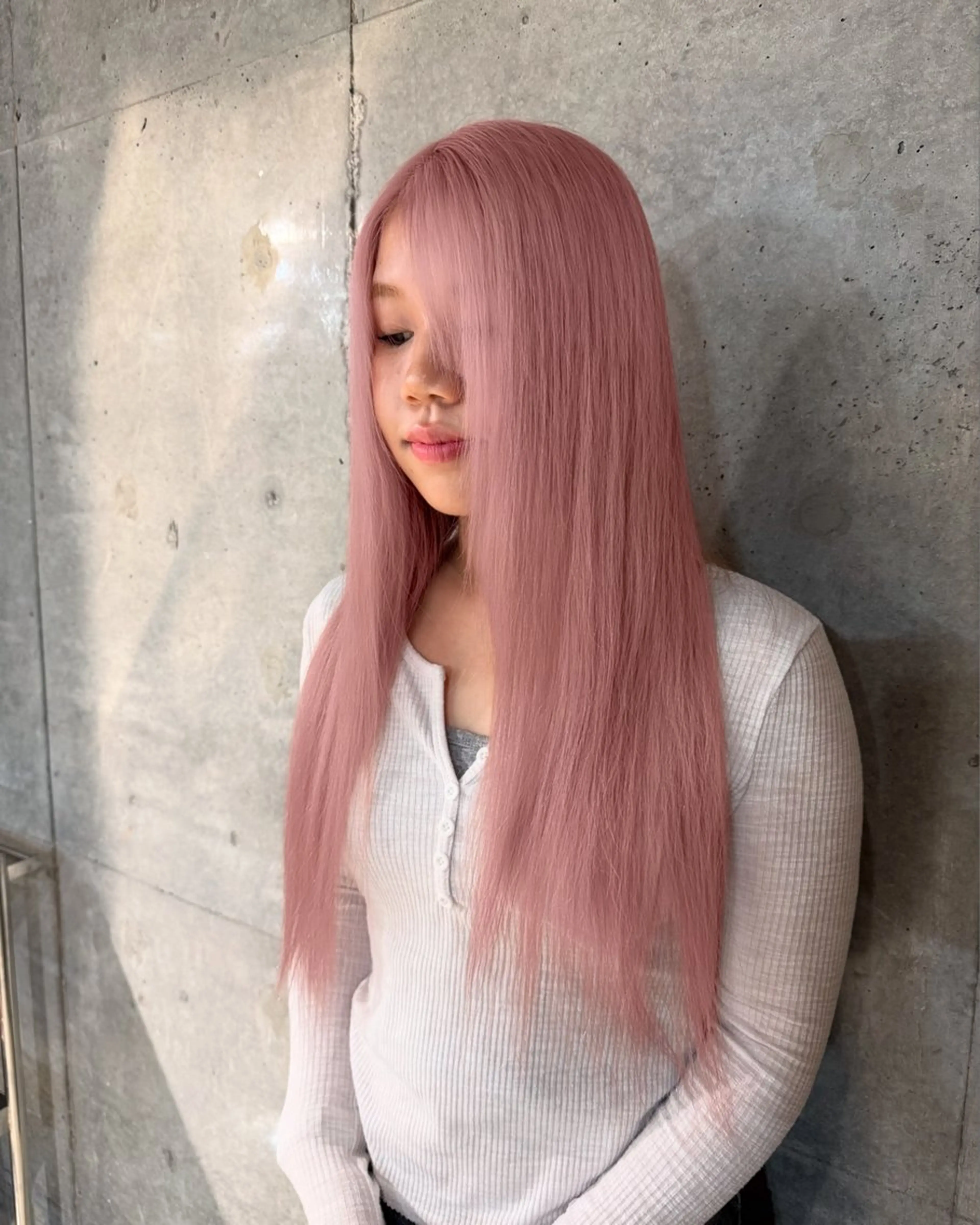 セミロング カラー ブロンド ピンクカラー カット ヘアカラー 【🥀履歴修正🥀】 ハイトーン職人/拓真のヘアスタイル