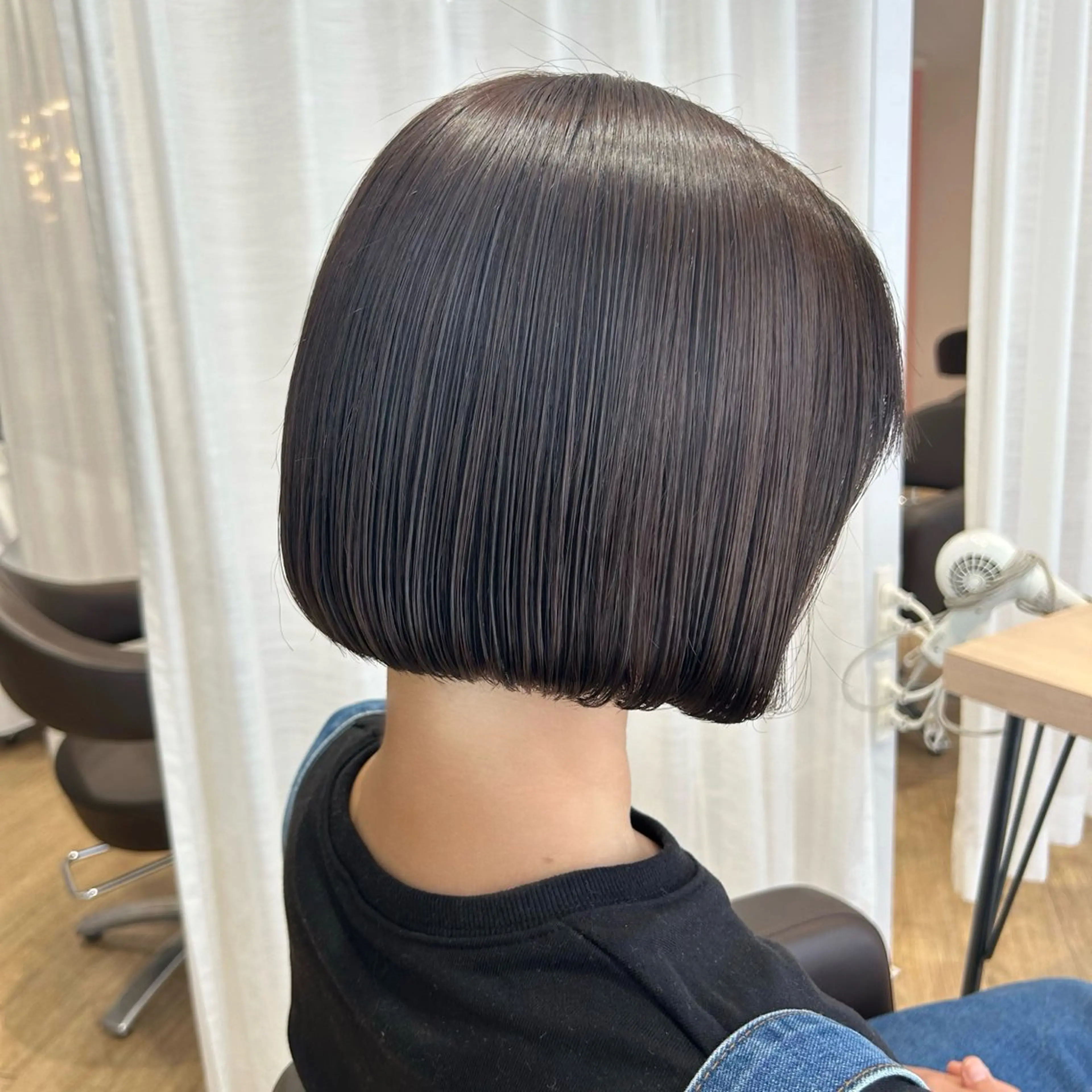 ショート カラー ボブ カット ヘアカラー トリートメント 砂野 真璃奈のヘアスタイル