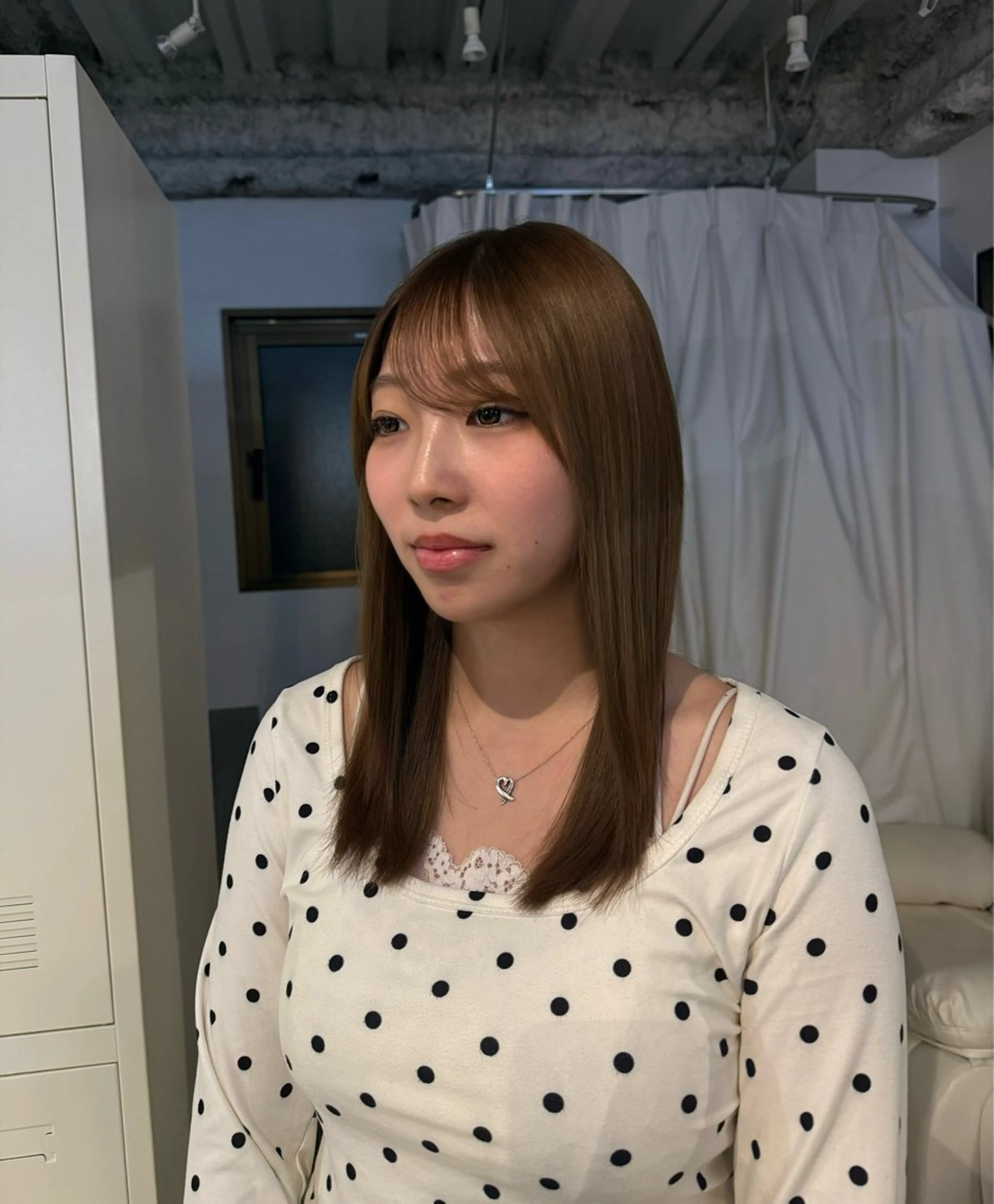 カラー ベージュカラー 透明感カラー オリーブベージュ ヘアカラー 小西 美優のヘアスタイル