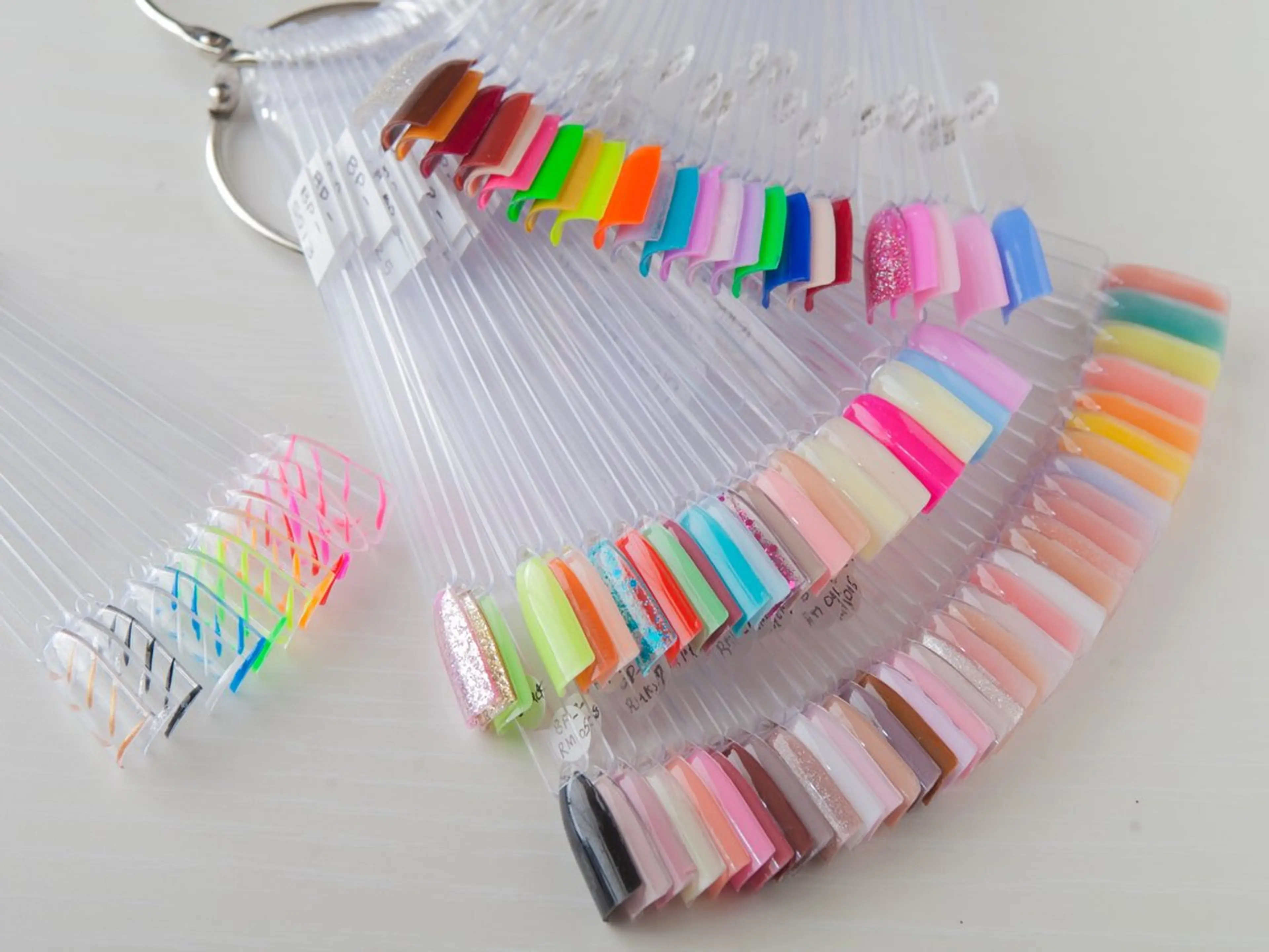 ネイル イパラギレ ミラグロスのネイルデザイン