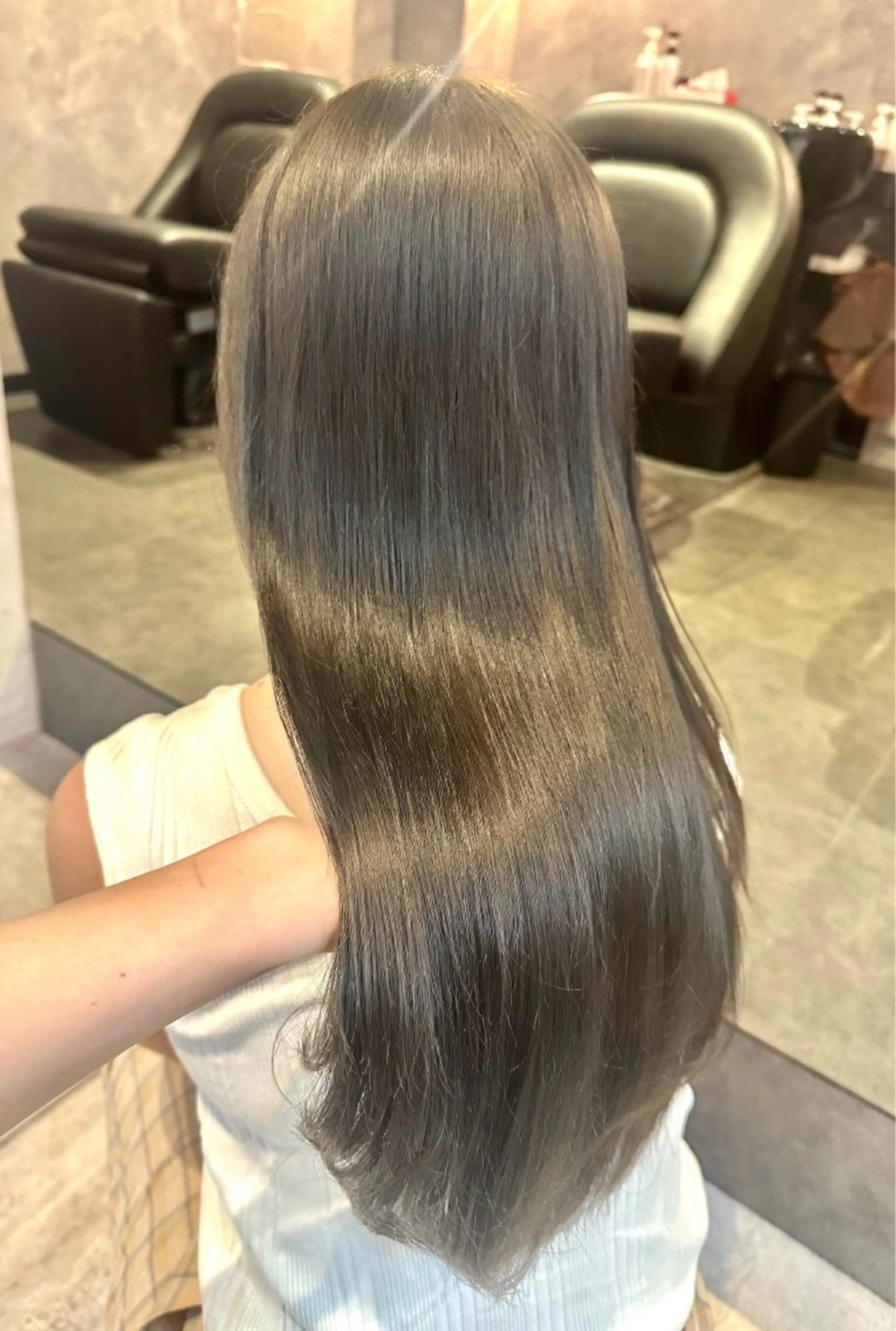 ロング カラー パーマ ヘアアレンジ メンズ カット ヘアカラー 縮毛矯正 トリートメント 🌱巴結生🌿大宮 ☁️ミルクティーのヘアスタイル