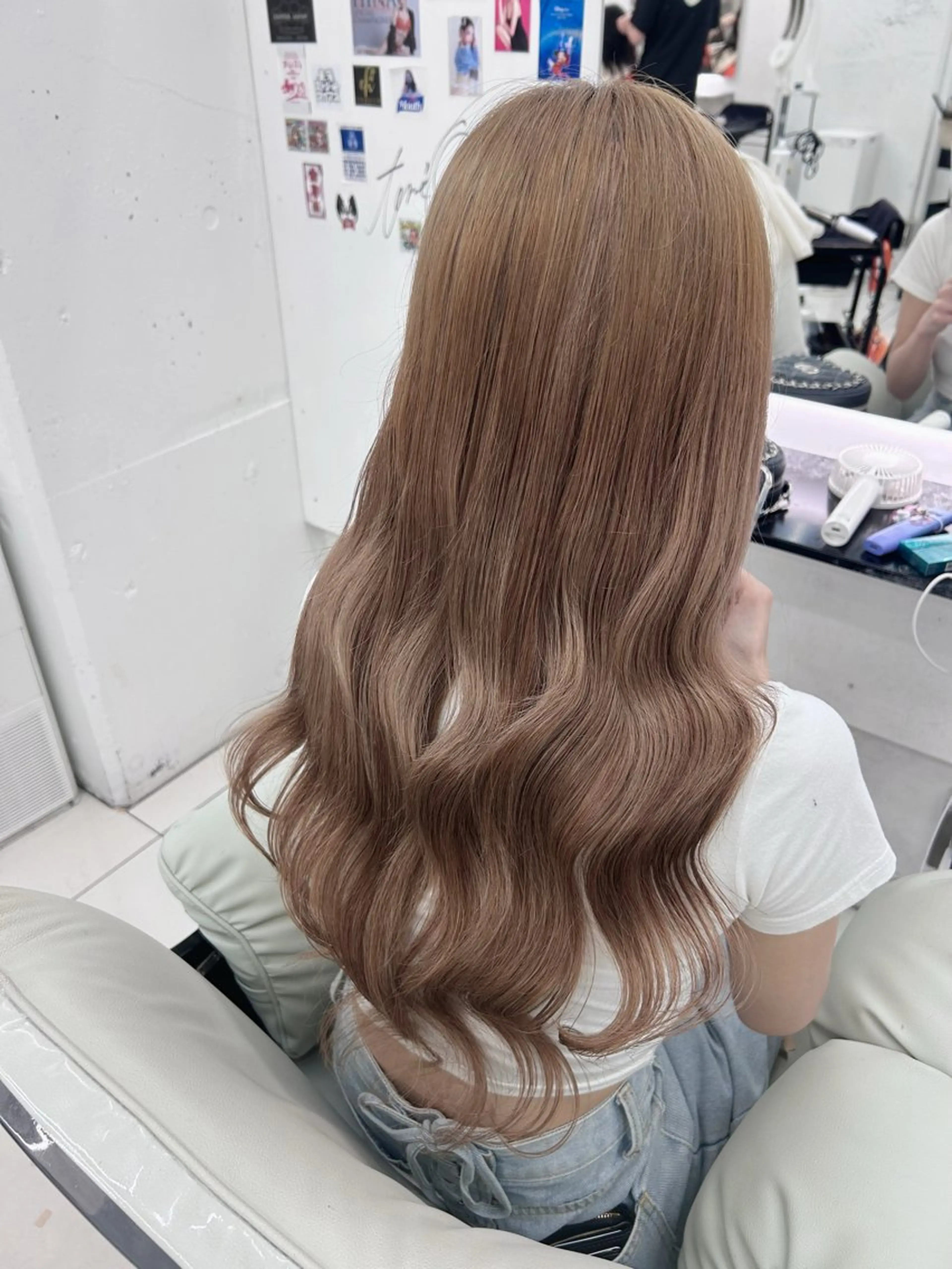 ロング ロング エクステ 三尾 樺緒のヘアスタイル