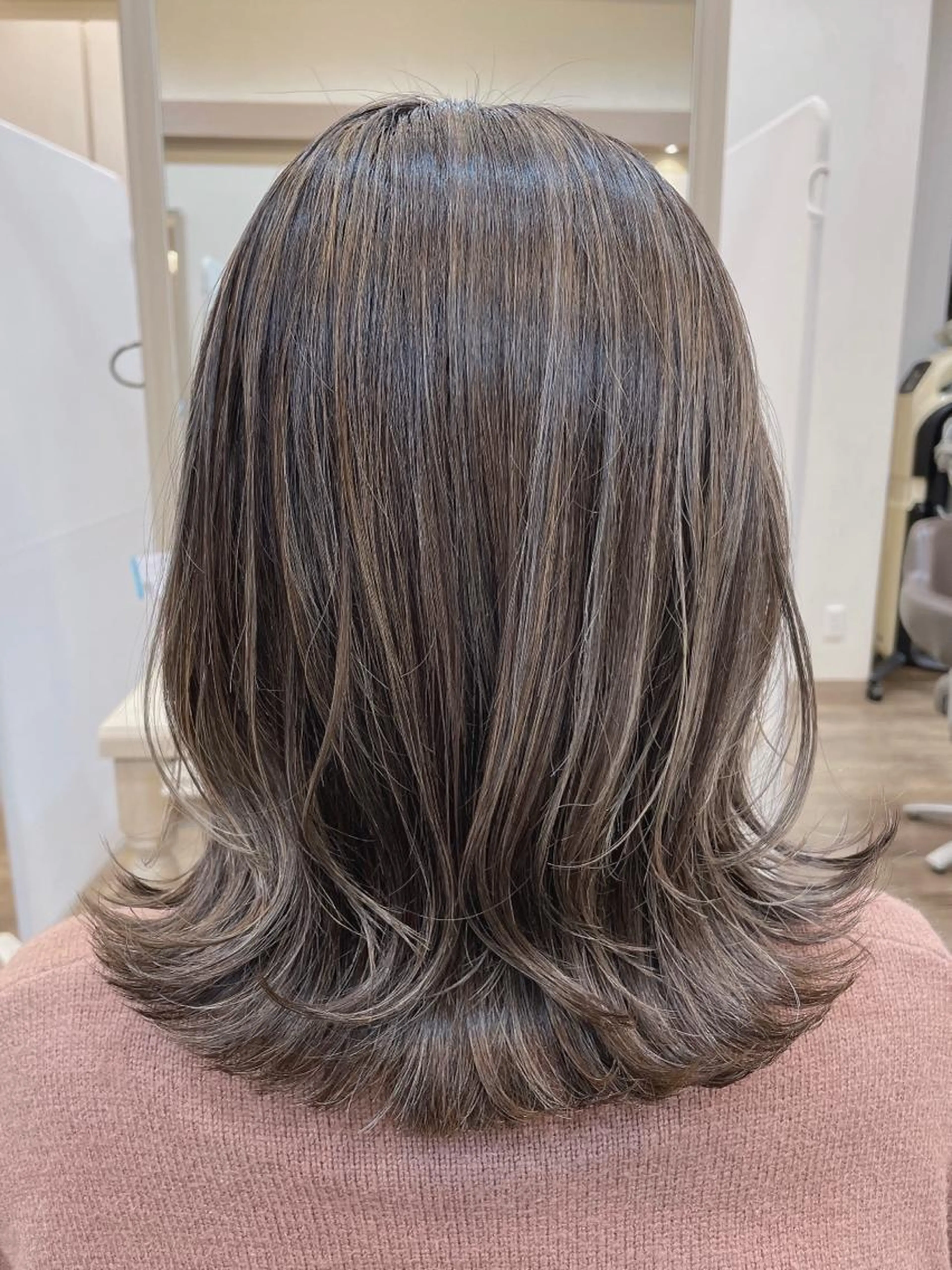 カット+ハイライトカラーケアブリーチ付きの写真