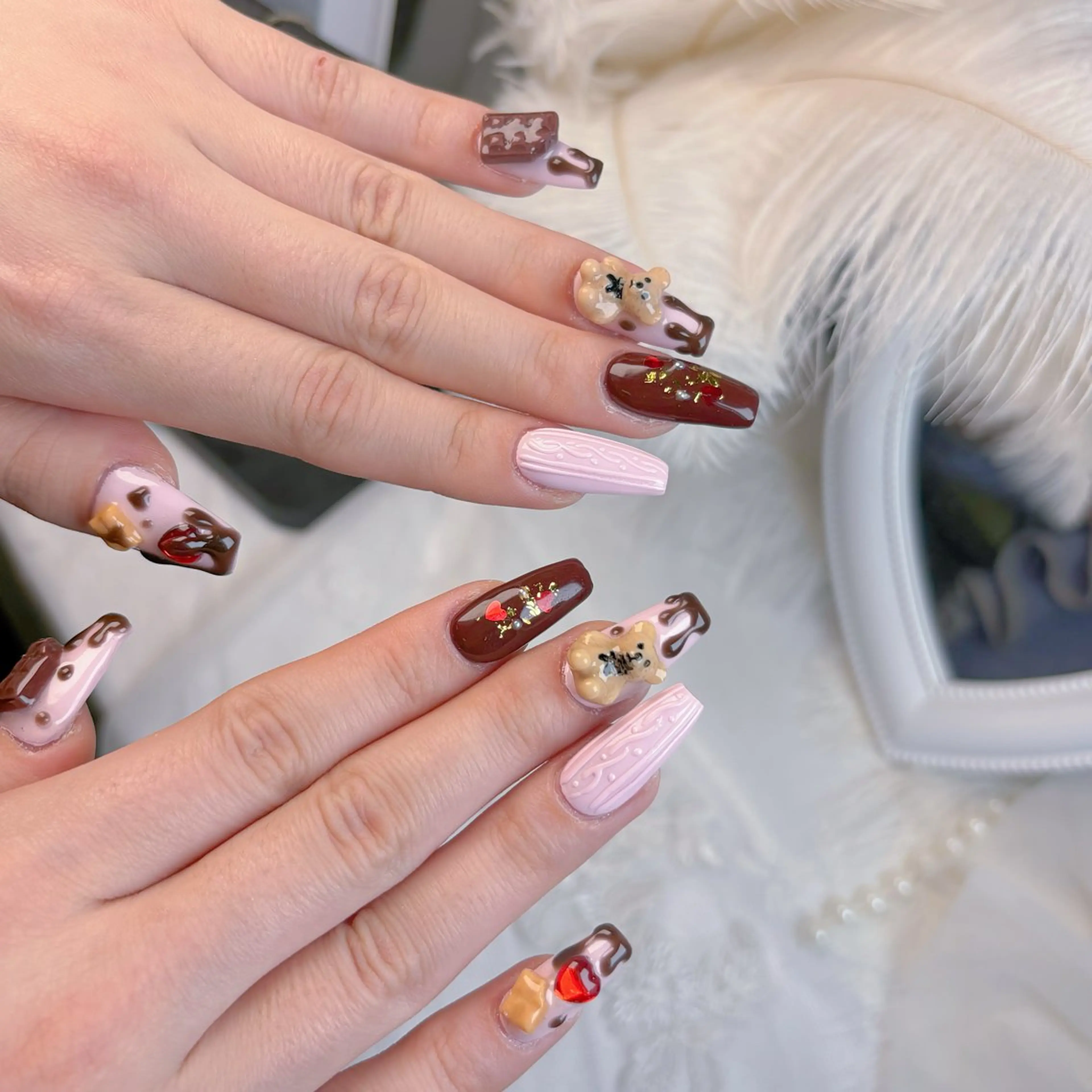 ネイル ハート 韓国ネイル バレンタイン ワンホンネイル 冬ネイル ハンドネイル Melody Nail所属・Melody  3D/スカルプ専門店のネイルデザイン