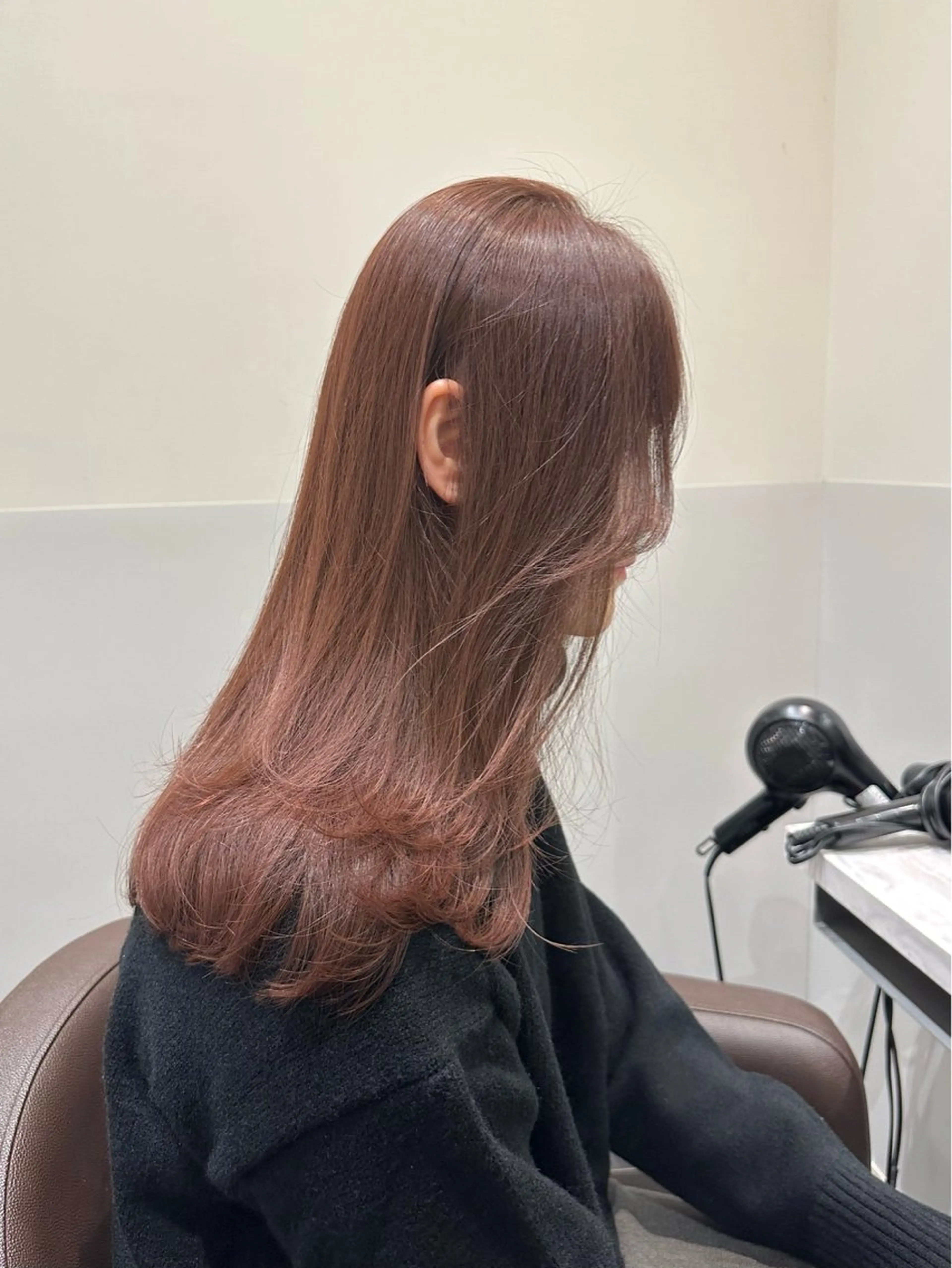 セミロング カラー ブリーチ ブラウンカラー ブリーチなしカラー ピンクカラー ピンクブラウン カット ヘアカラー トリートメント 矢野 晃平のヘアスタイル