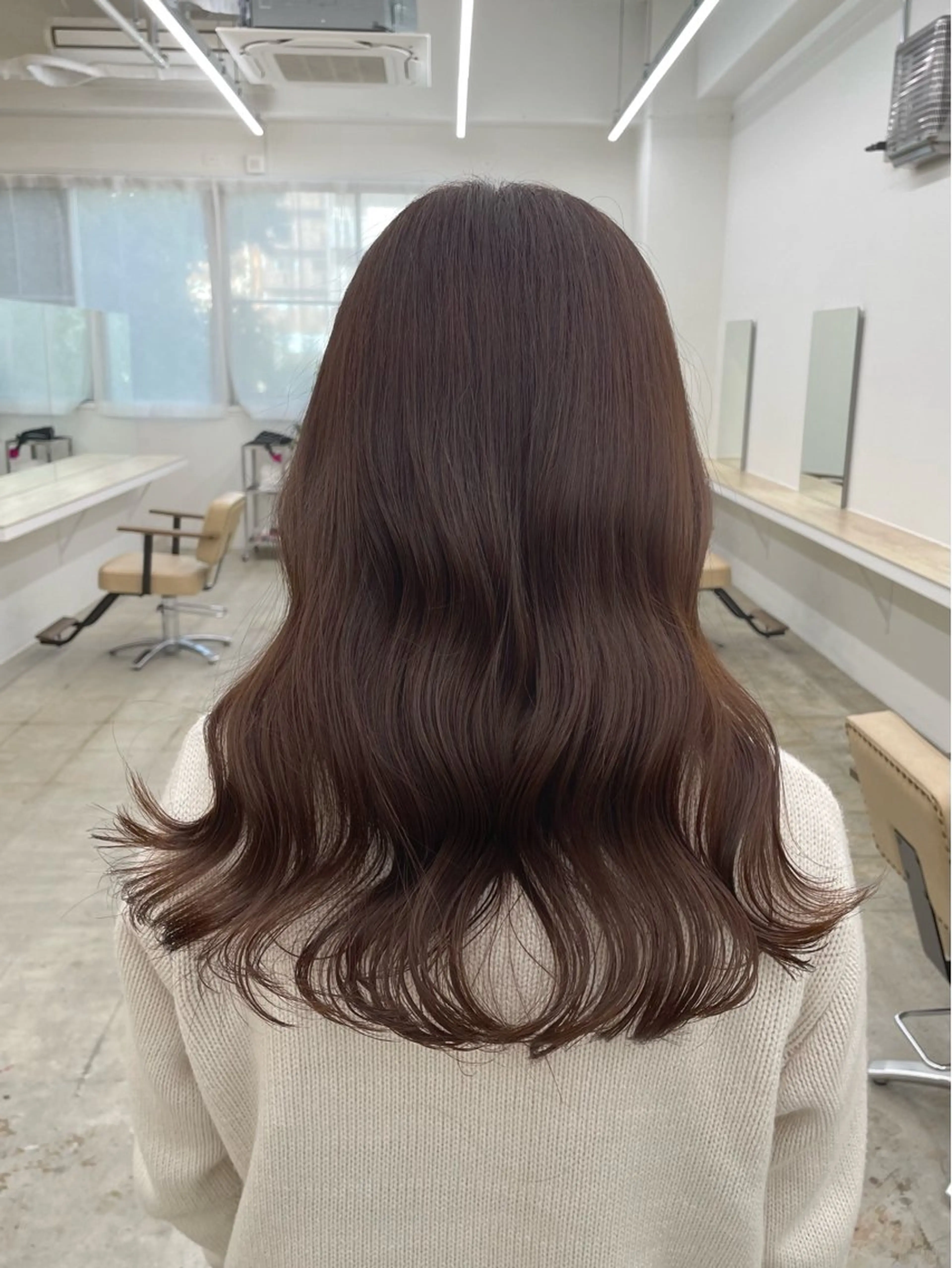 セミロング カラー アッシュ アッシュブラウン ブリーチ ブラウンカラー ブリーチなしカラー 暖色カラー🍒 ケアブリーチ/akiのヘアスタイル