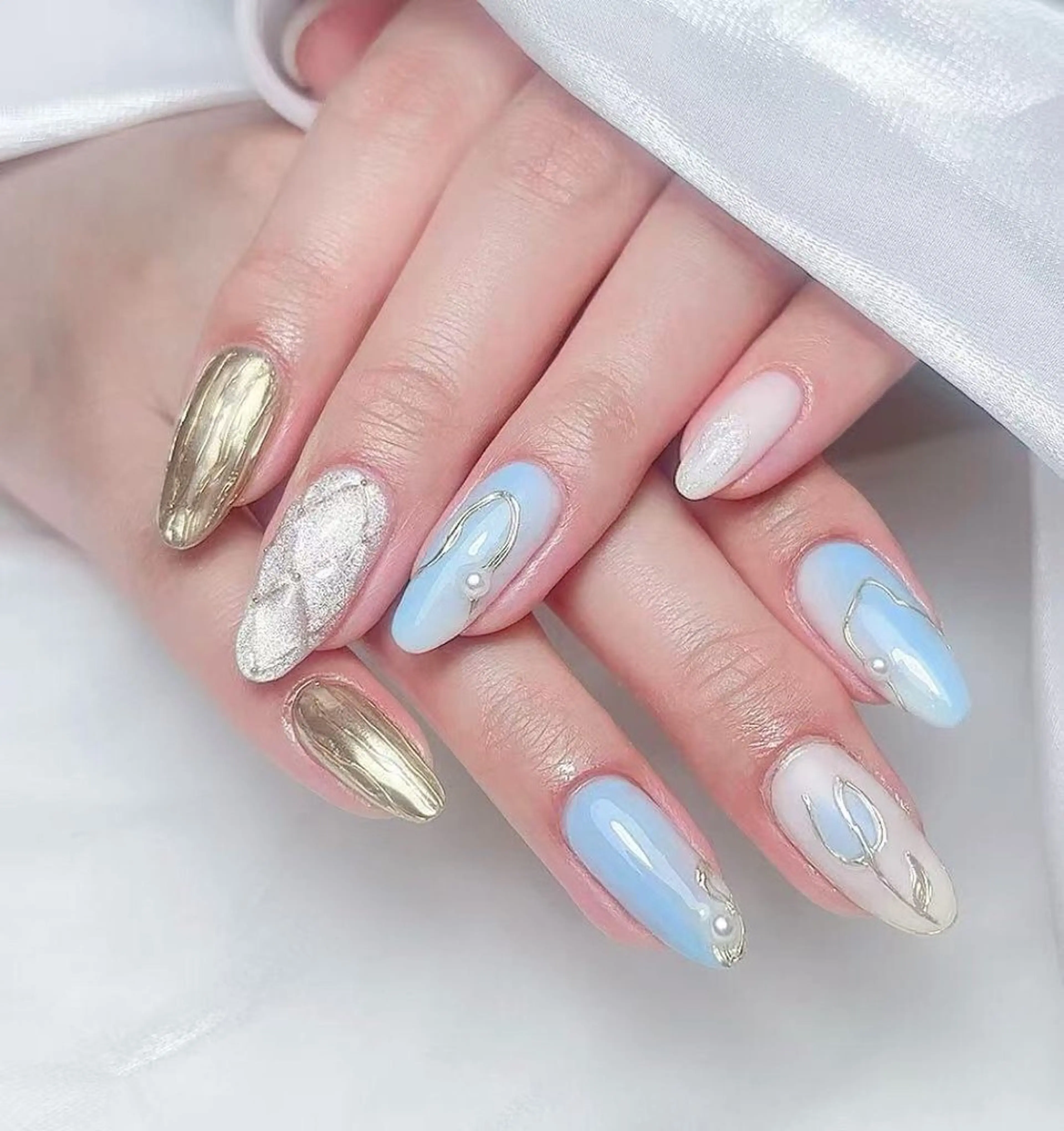 ネイル 🎀M nails✨ ビューティーのネイルデザイン